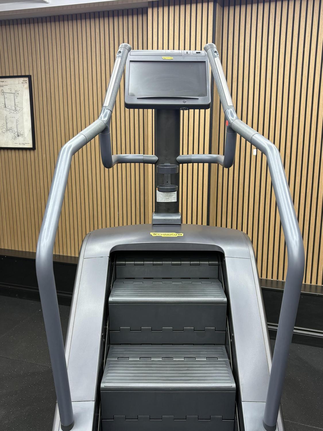 Technogym Excite (DEE83U) CLIMB EXCITE 1000 P Unity 3 Cosmo 5/7