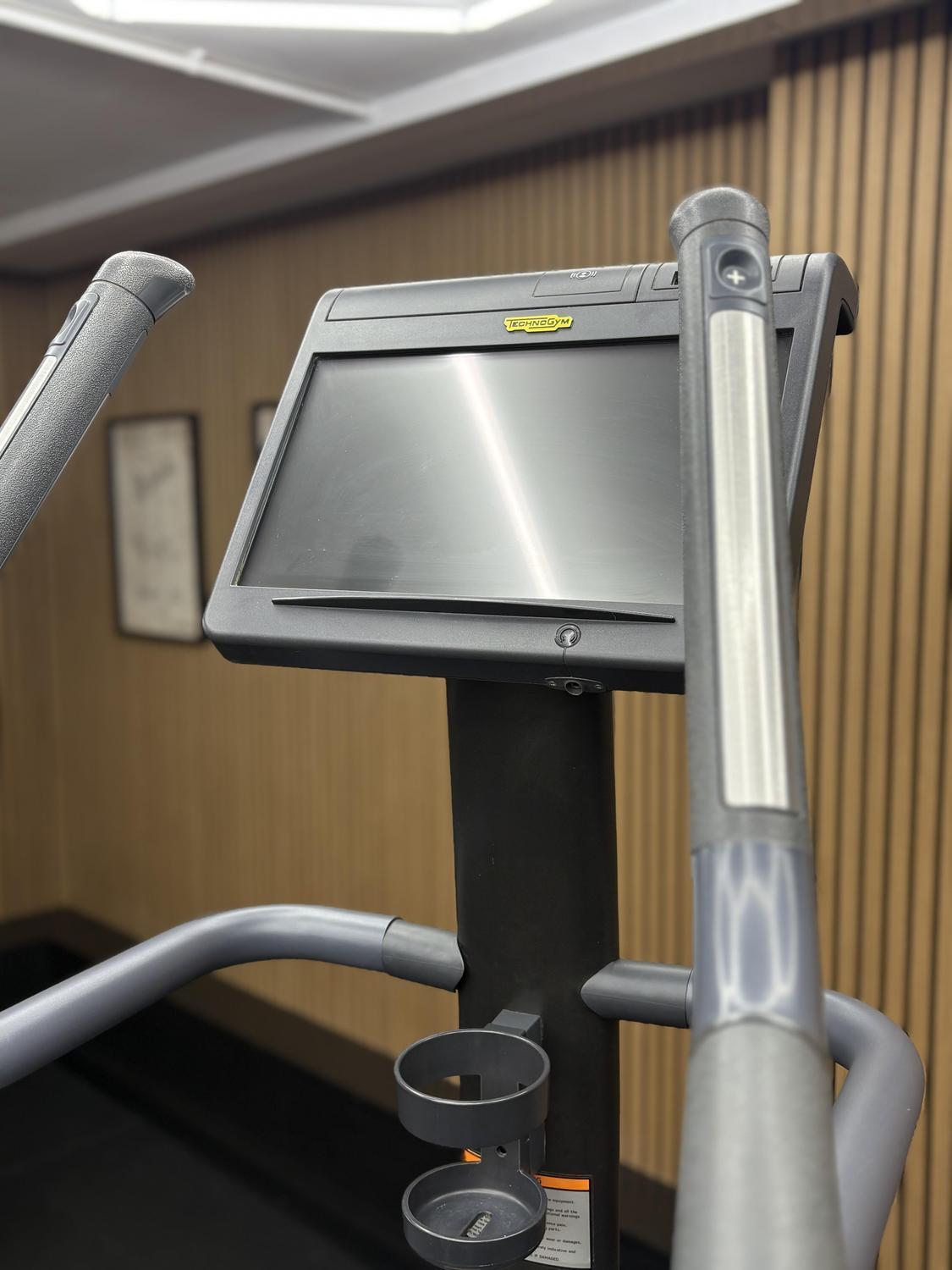 Technogym Excite (DEE83U) CLIMB EXCITE 1000 P Unity 3 Cosmo 3/7