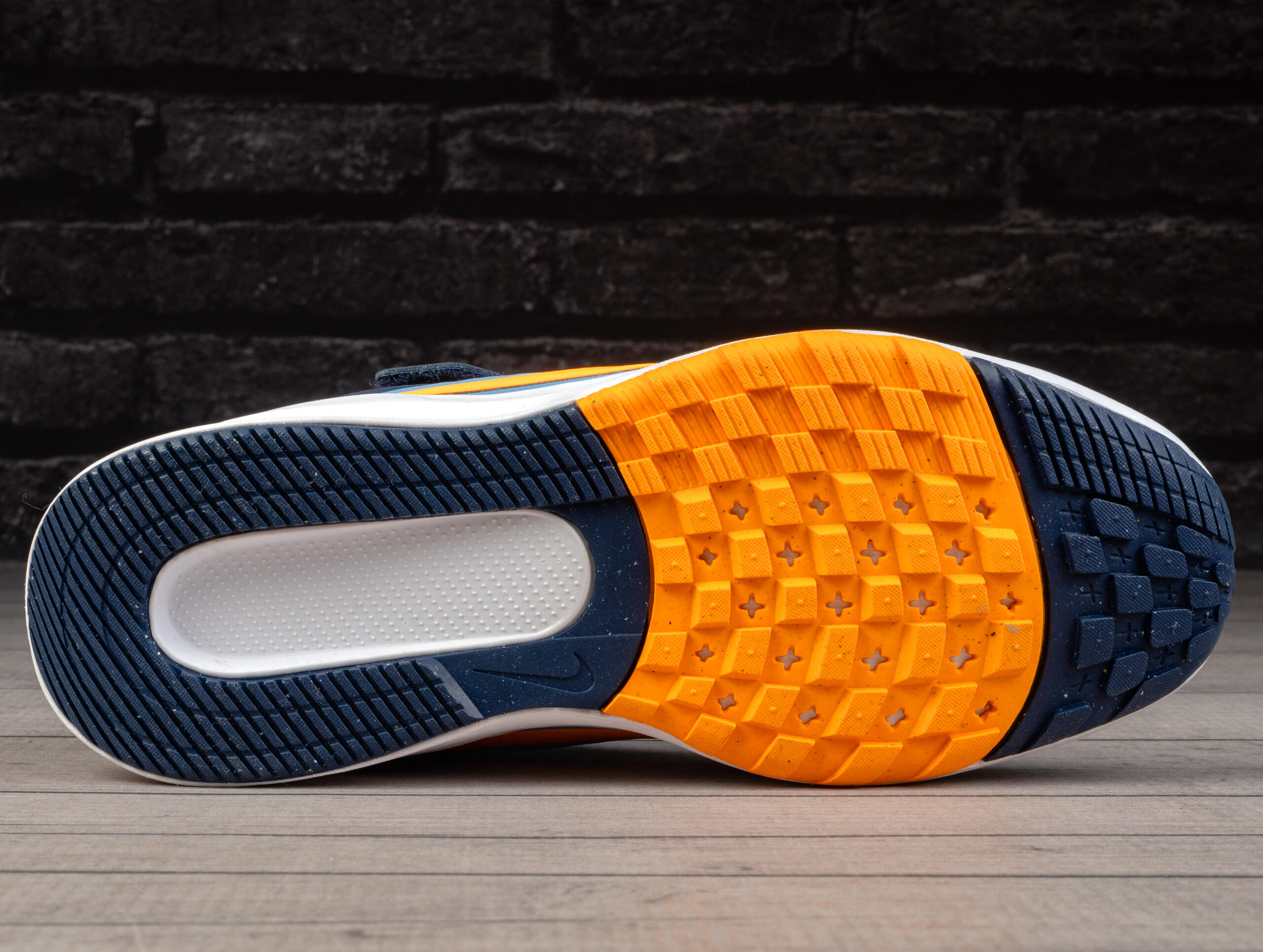 Buty dziecięce sportowe na rzep Nike STAR RUNNER 5 5/6