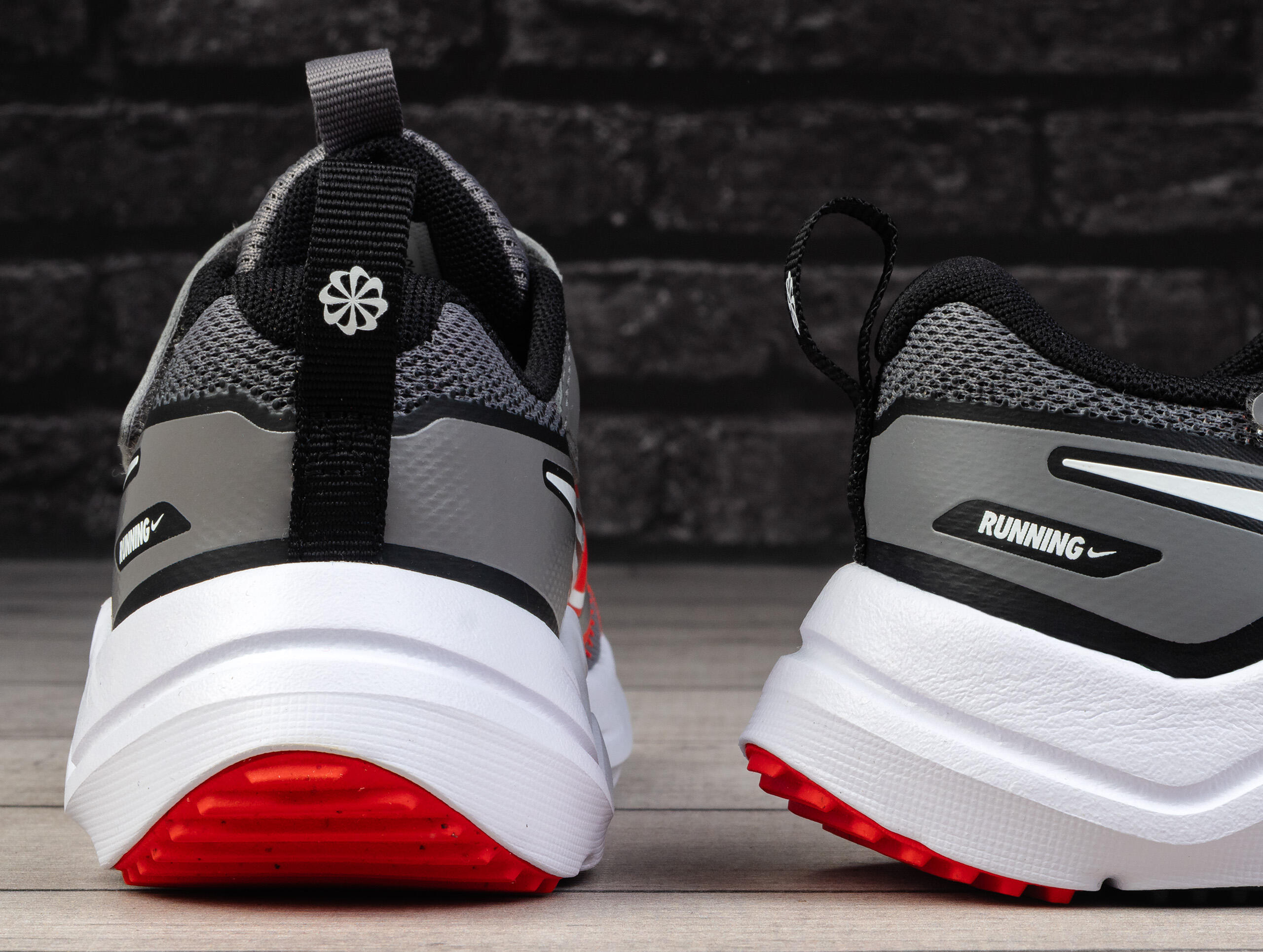Buty dziecięce sportowe na rzep Nike COSMIC RUNNER 4/6