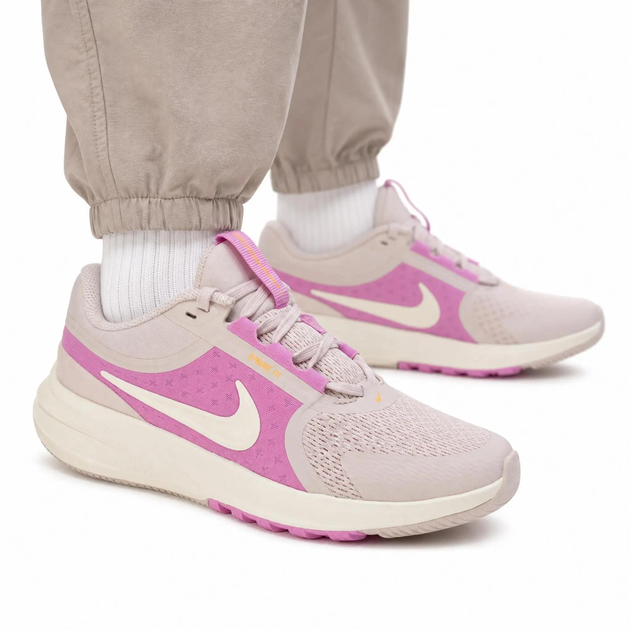 NIKE picture
