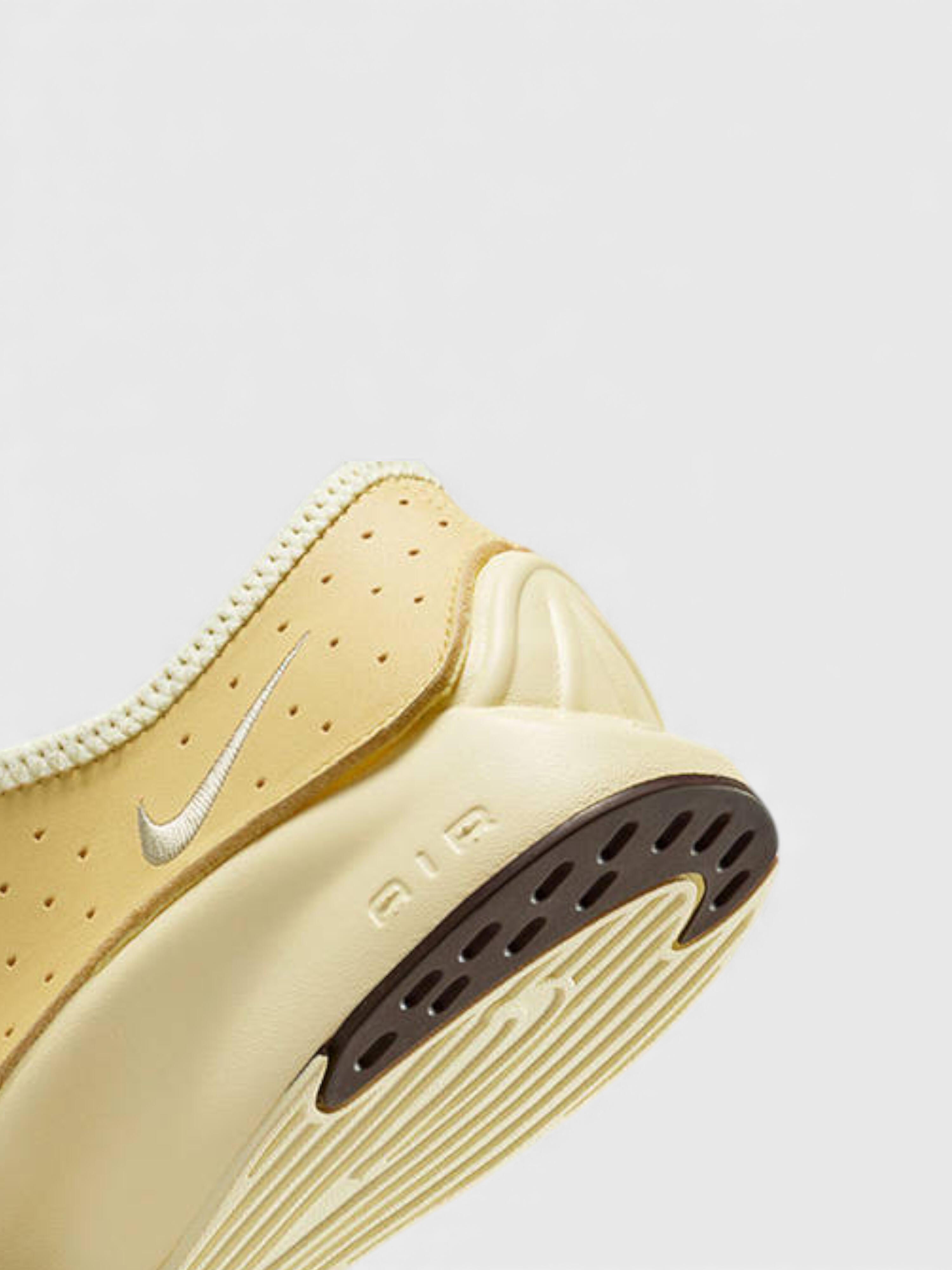 Nike Air Superfly femmes chaussures de marche 40.5 3/4