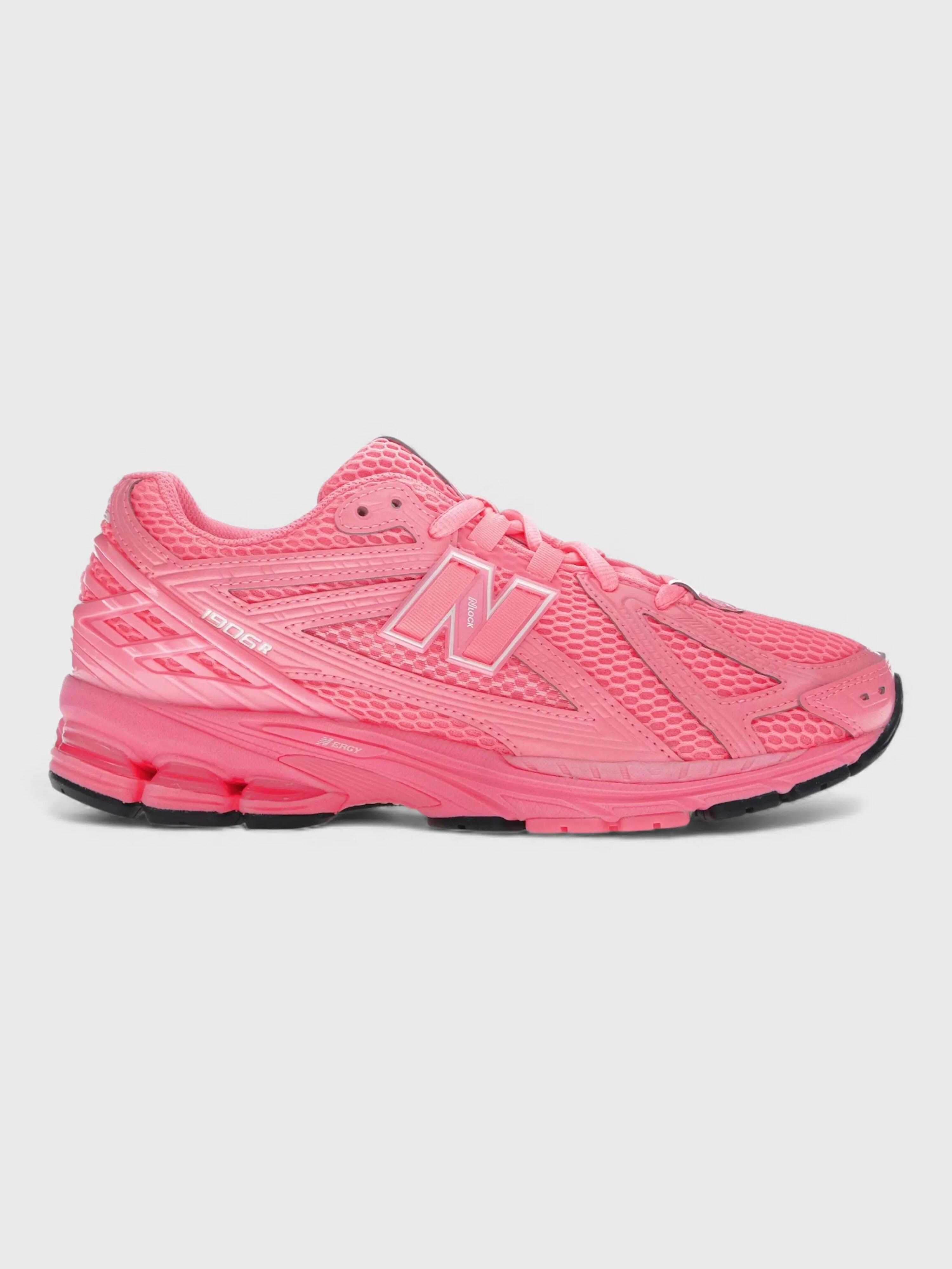 NEW BALANCE picture