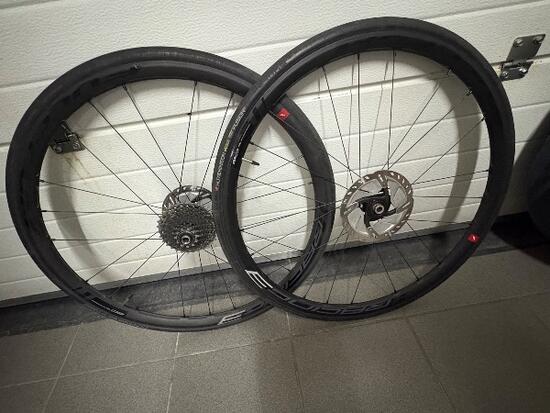 Tussen Particulieren - Full carbon FFWD 44 hoge wielen