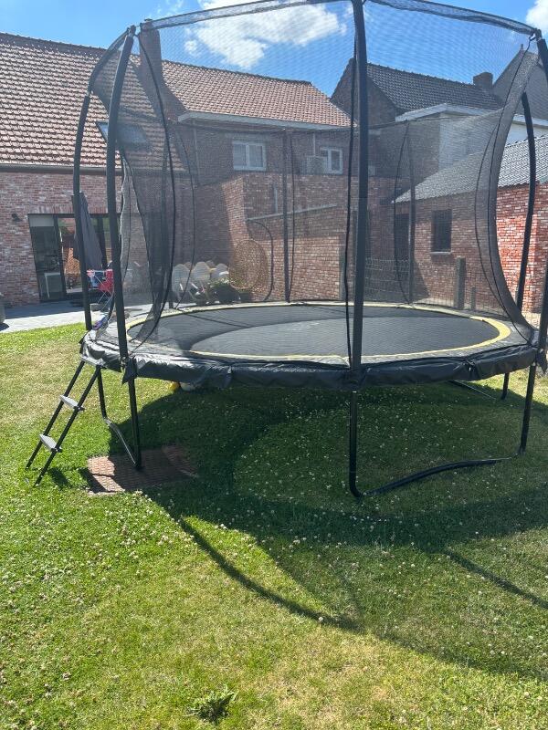 Tussen Particulieren - Trampoline salta 2/3