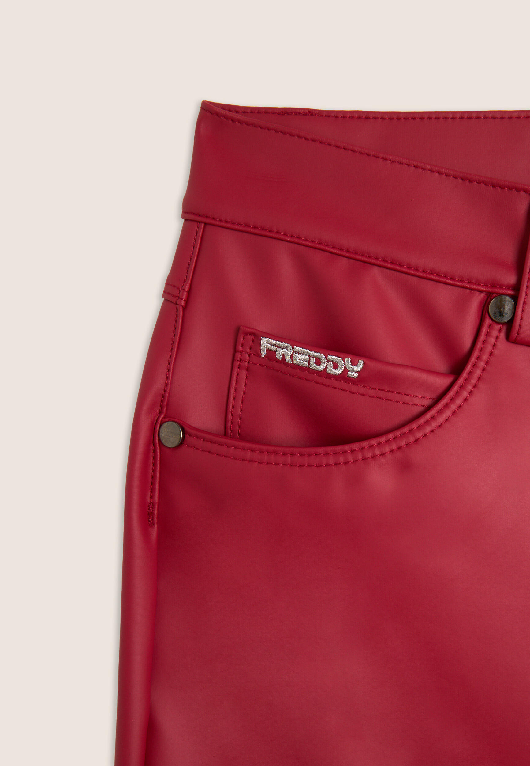 Pantaloni flare in similpelle con vita regular 3/3