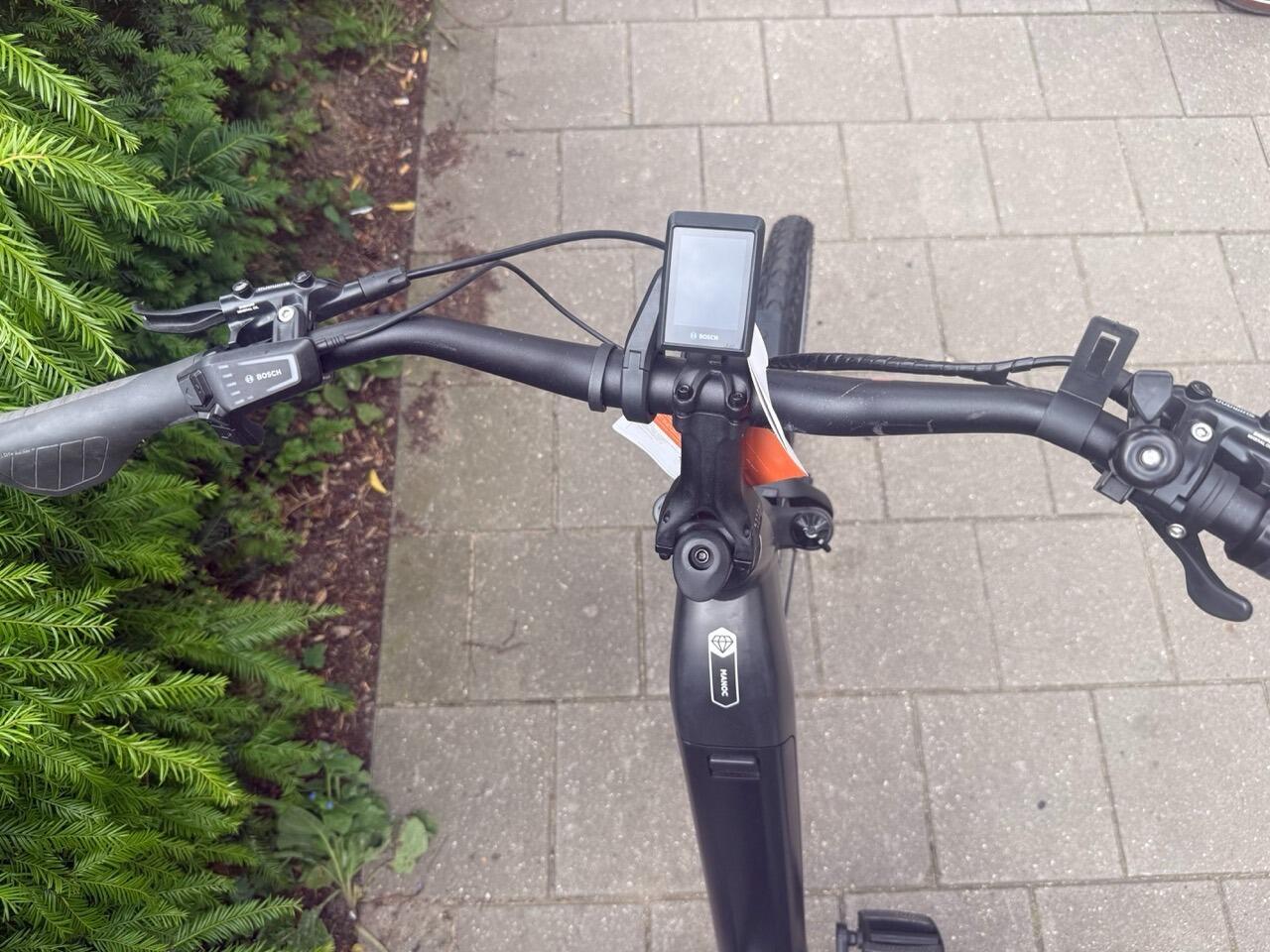 Victoria Manoc 625Wh, Shimano Deore shifter, Shimano Hydraulic brakes, Bosch P 6/7