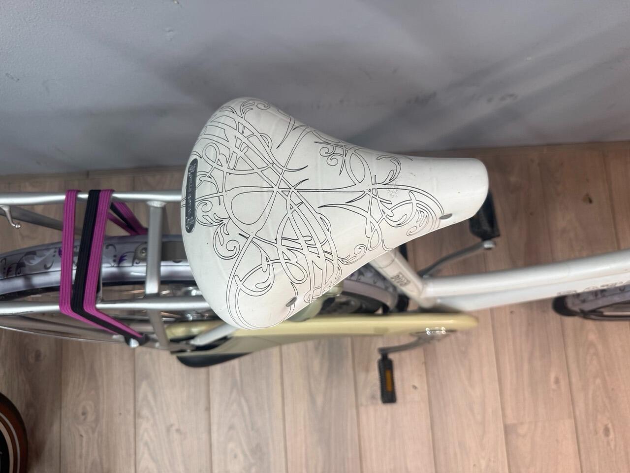 Batavus Diva, wit 7/7