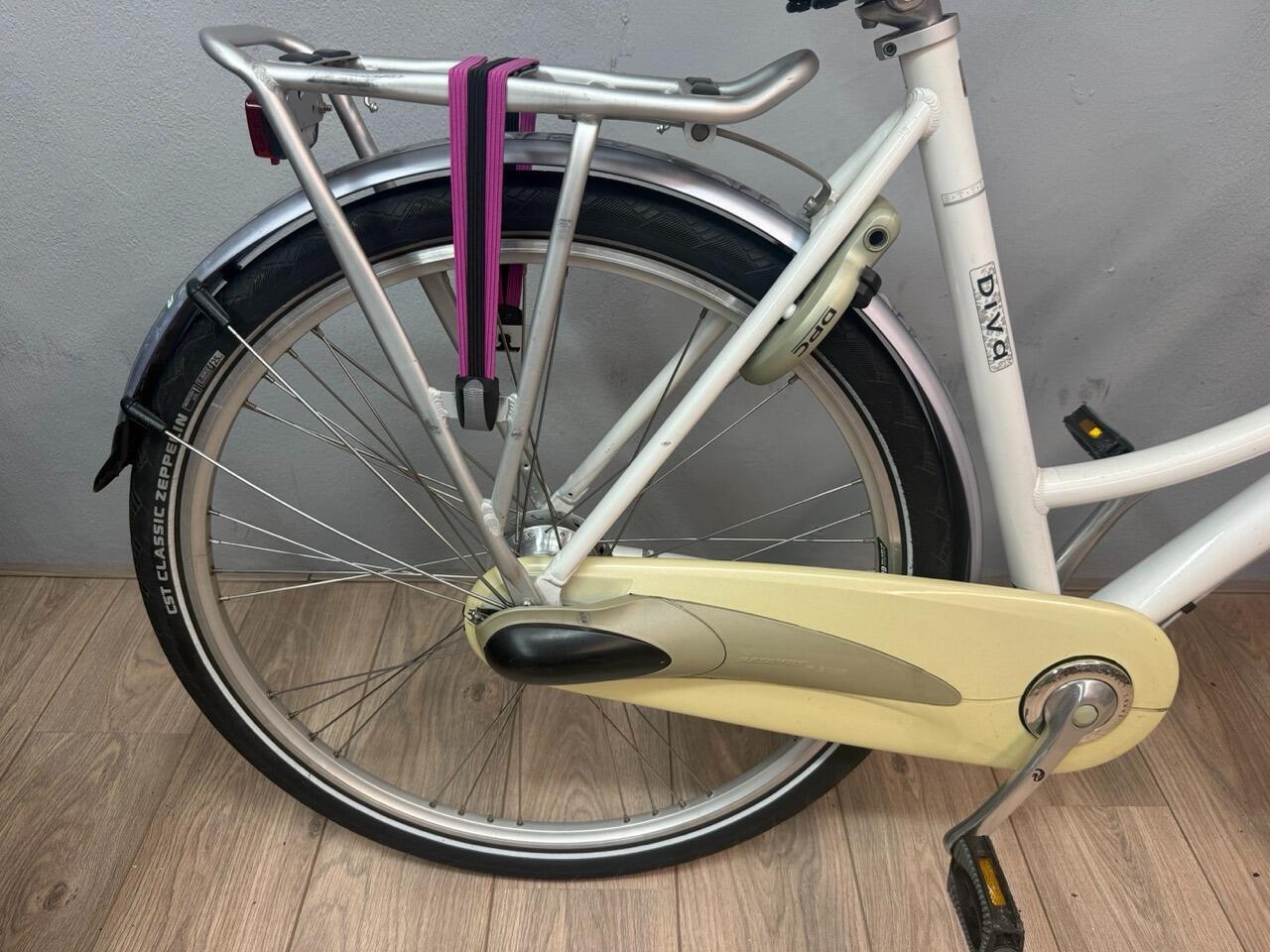 Batavus Diva, wit 4/7