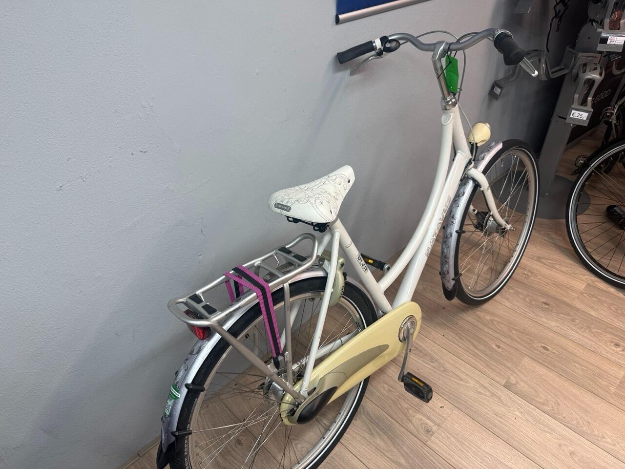Batavus Diva, wit 2/7