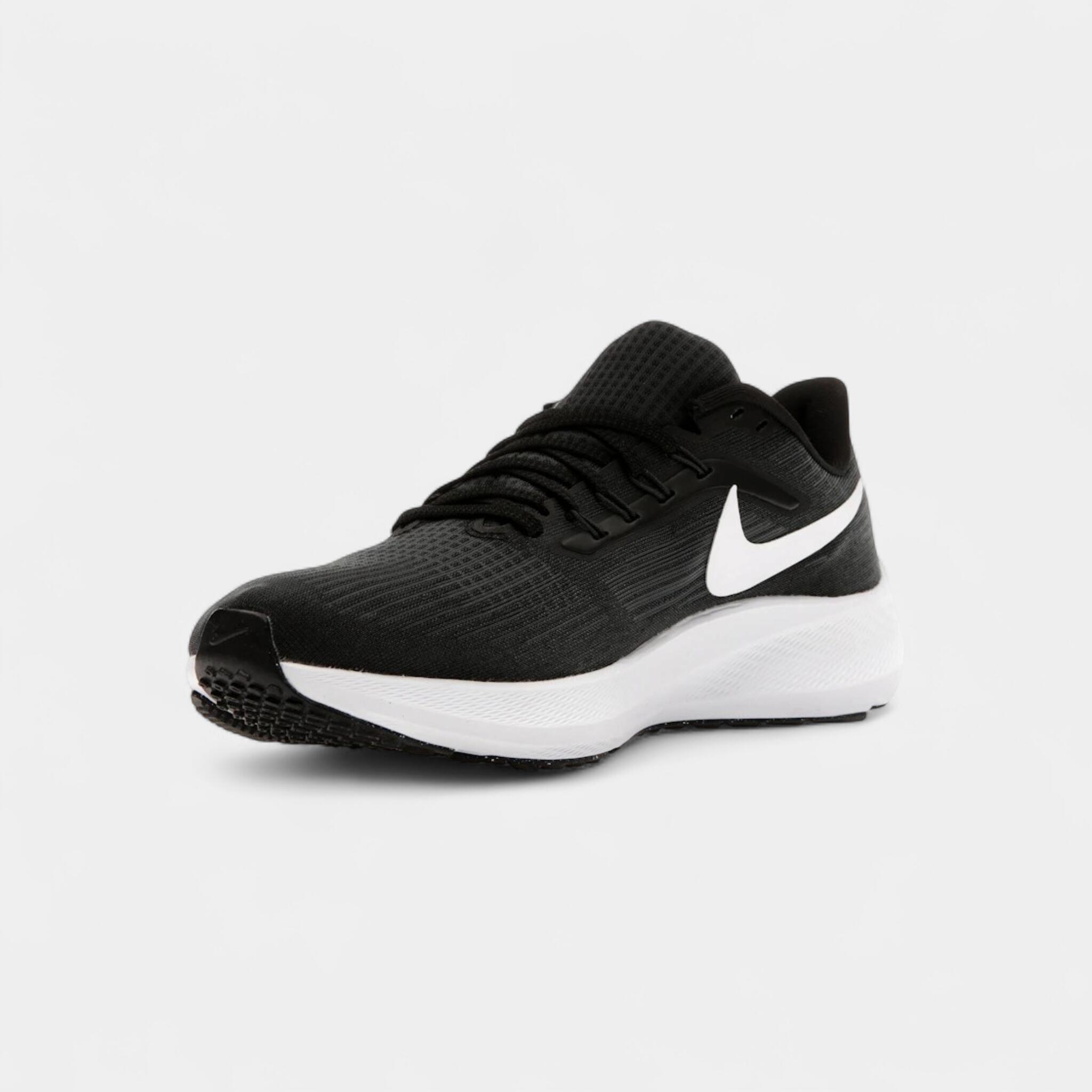 Nike Air Zoom Pegasus 39 Black White 3/4