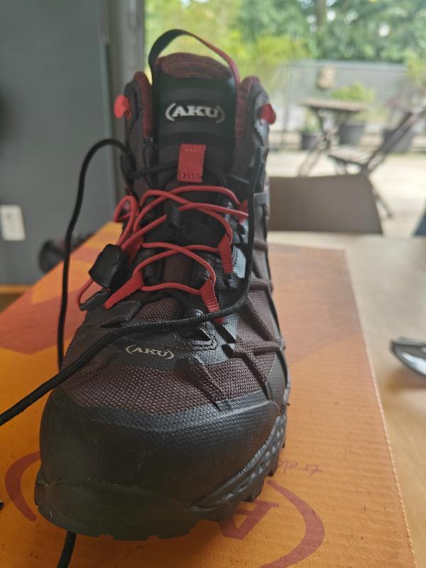 Entre Particuliers - Chaussures hautes aku 2/4