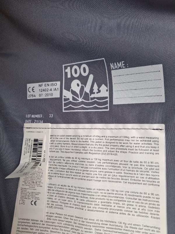 Entre Particuliers - 2 Gilets de sauvetage 3/4
