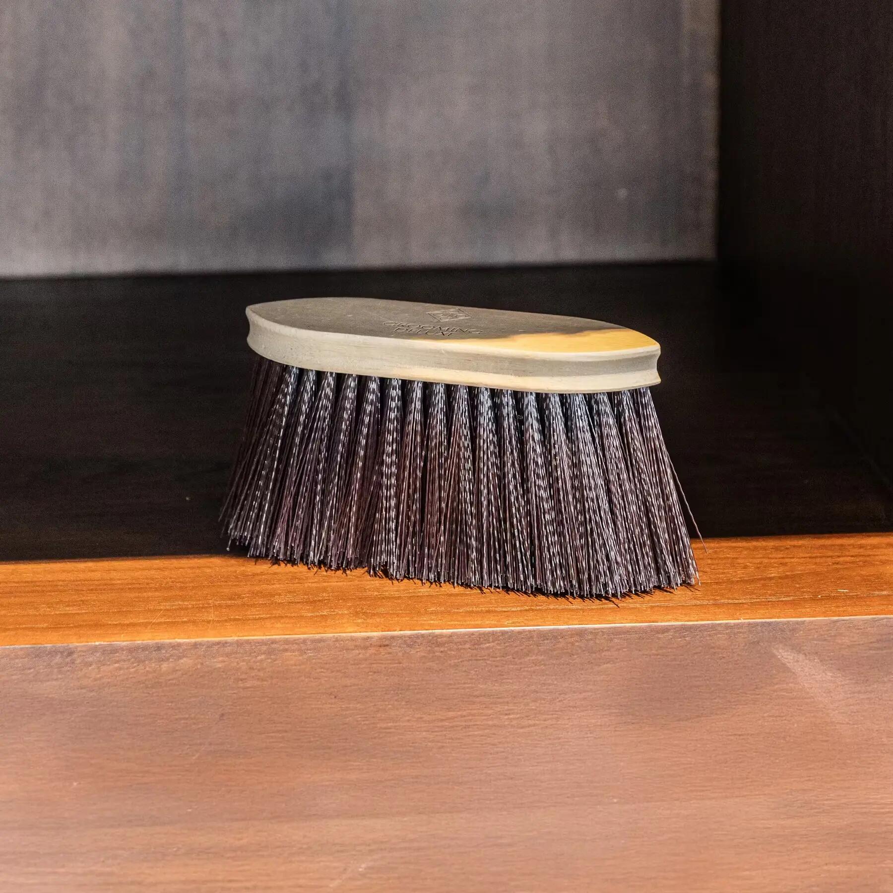 Brosse pour cheval en bois Grooming Deluxe Classic long 4/5