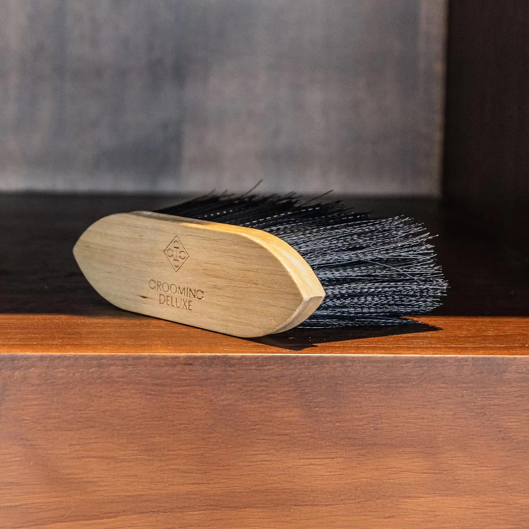 Brosse pour cheval en bois Grooming Deluxe Classic long 5/5