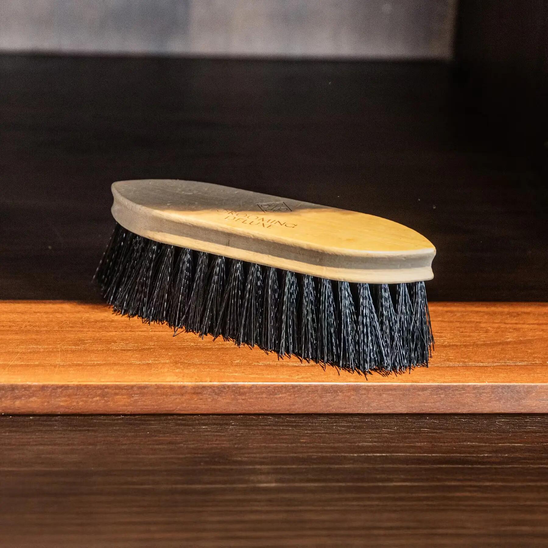 Brosse pour cheval en bois Grooming Deluxe Classic short 4/5