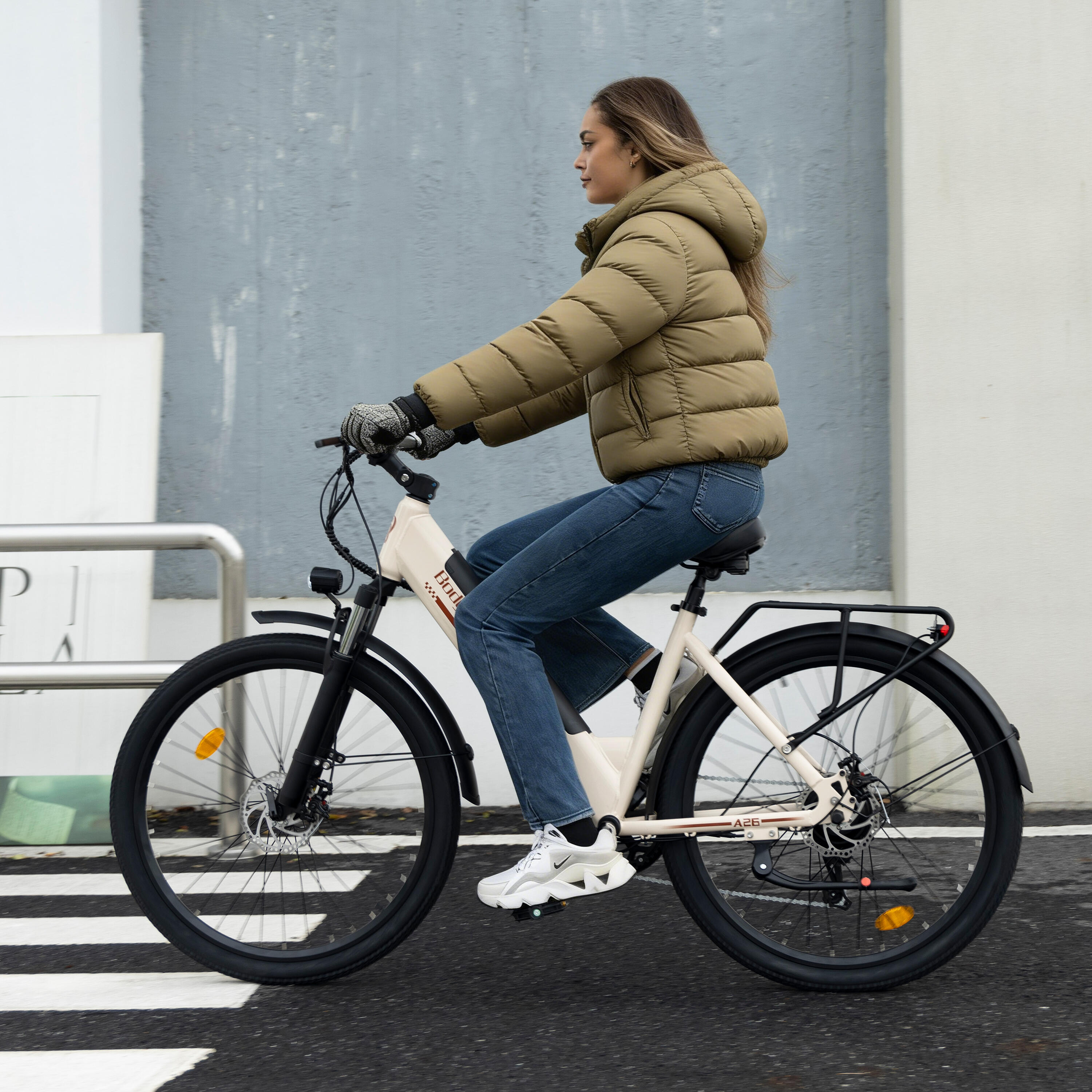 A26 vélo électrique adulte, batterie 36V13Ah, pneus 26", Shimano 7 vitesses. 6/8