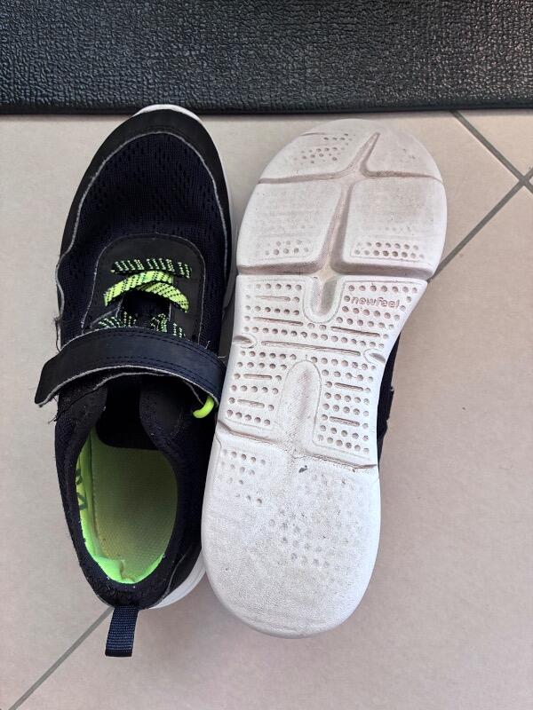 Entre Particuliers - Chaussures de sport Newfeel de couleur noir 3/4