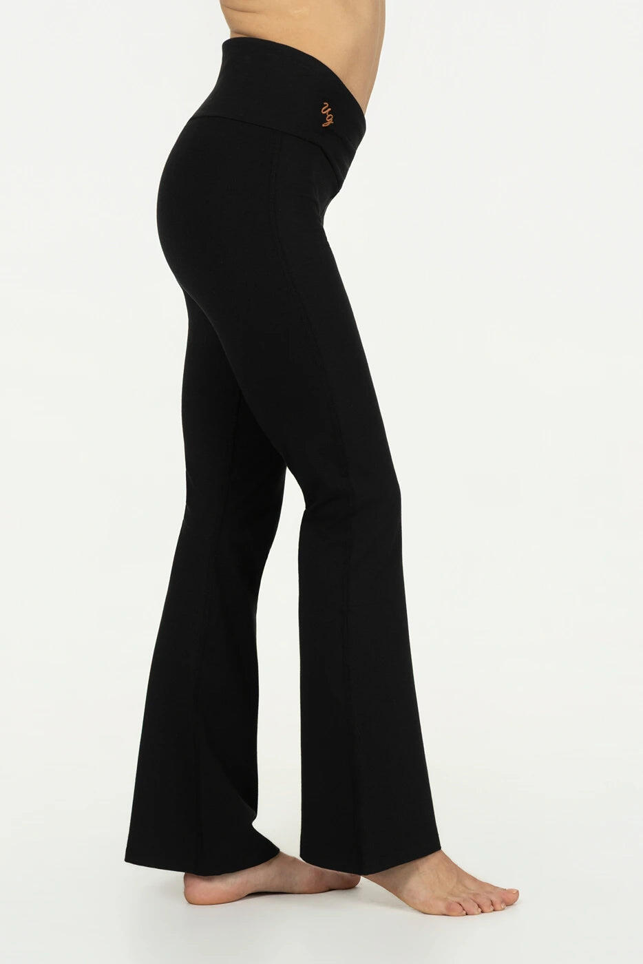 Pantalon Aura évasé à taille enveloppante – noir 2/5
