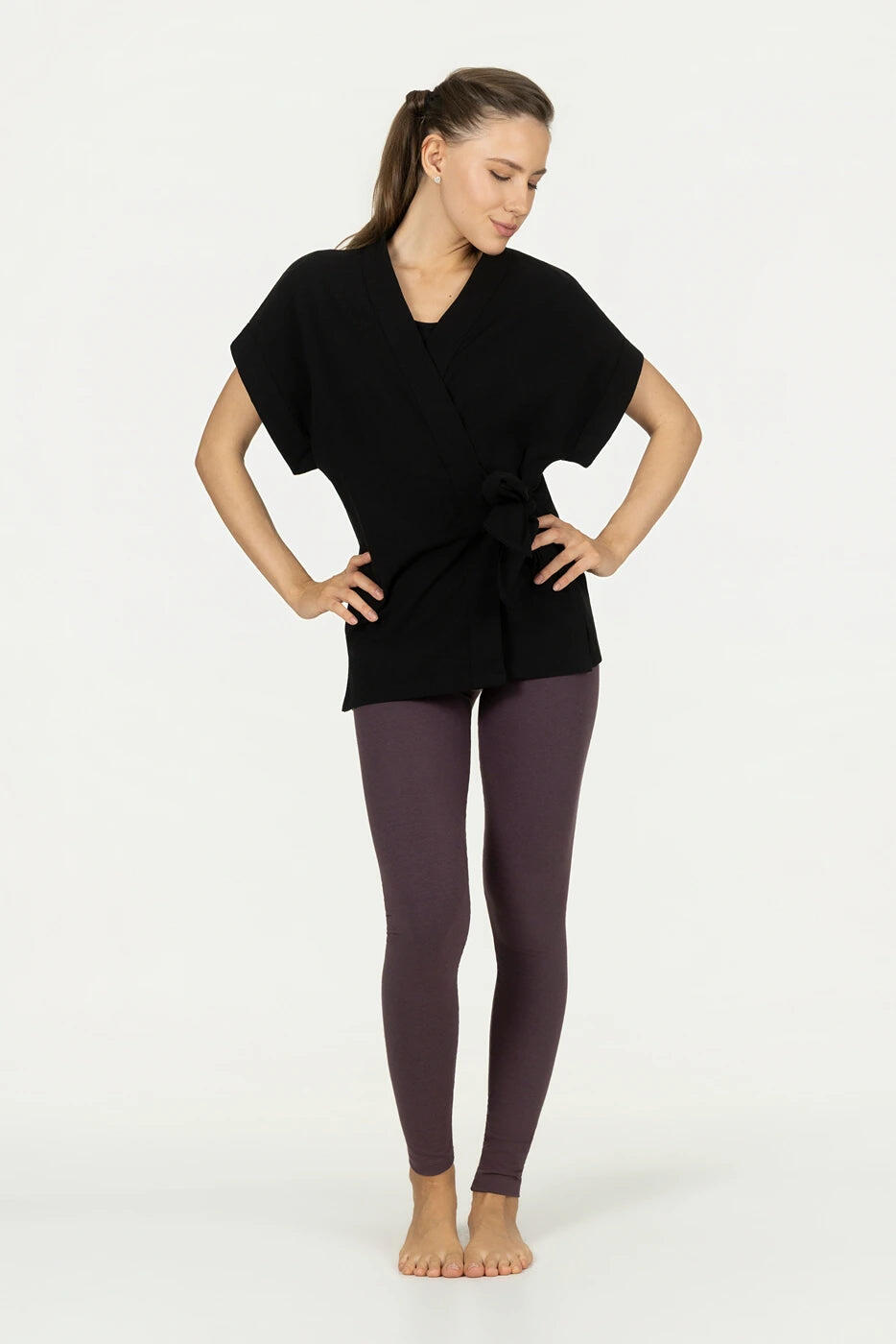 Top Kimono de Yoga et Pilates et Pilates Yumea – Noir Onyx 3/5