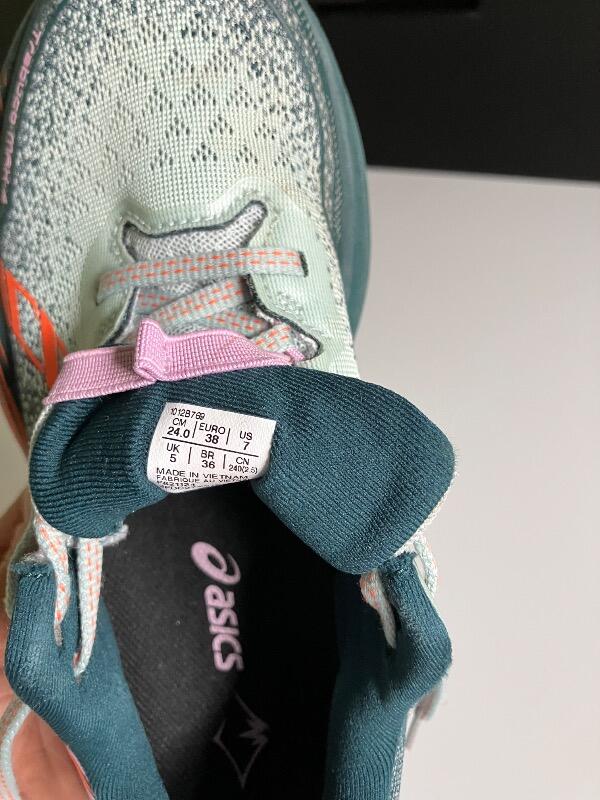 Entre Particuliers - FF BLAST + ASICS 4/7