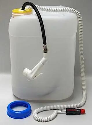 Mobiles 12V-Duschset mit 20-Liter-Kanister