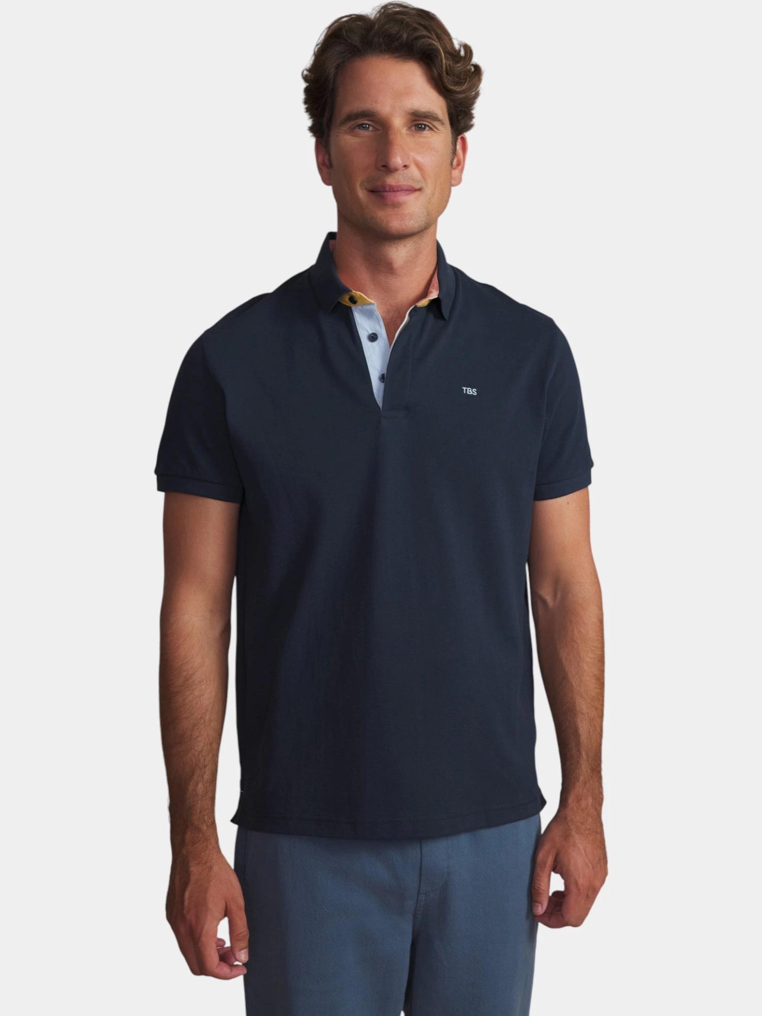 bleu navy / bleu marine.