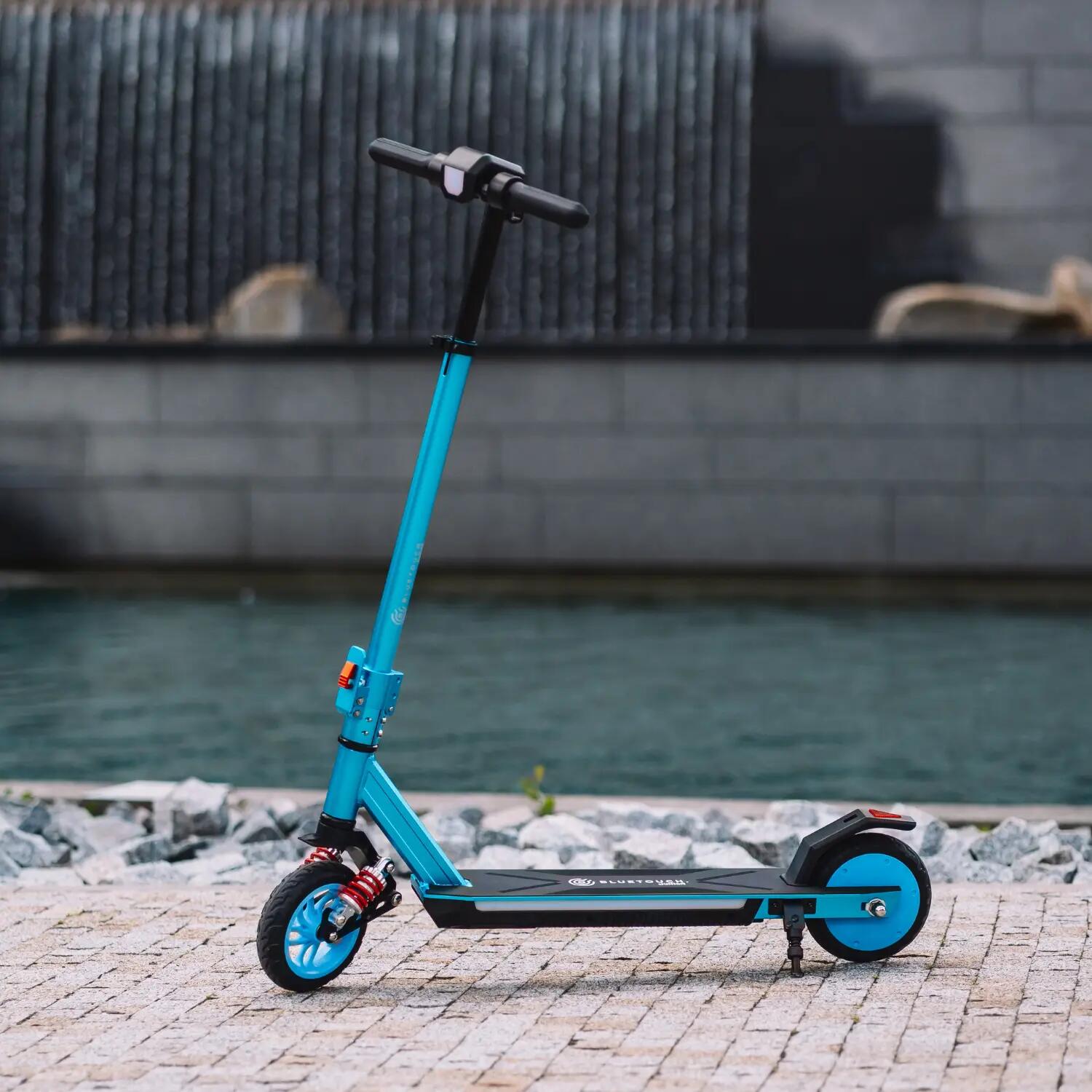 Gyerek elektromos roller BT JUNIOR - kék 14/15