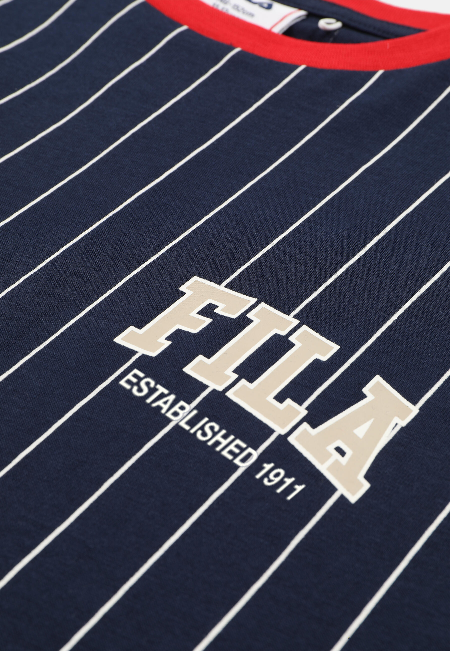 T-shirt FILA Apparel RIFREDI décontracté à rayures fines et motif graphique 3/3