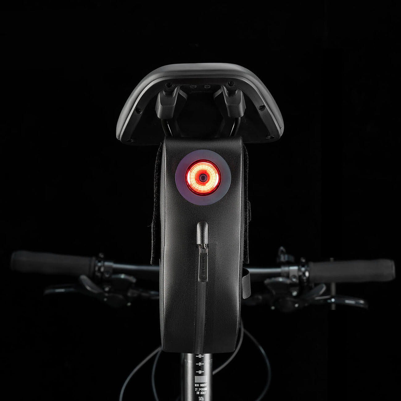 Fietszadeltas met lampje 7/7