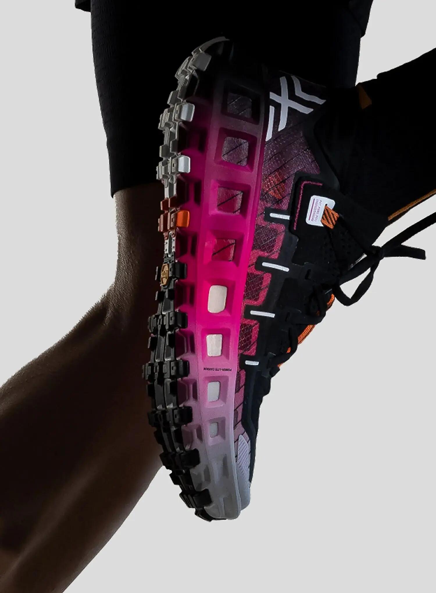 Buty biegowe trailowe unisex X-Bionic Terraskin X00/C czarno-różowo-białe 6/7