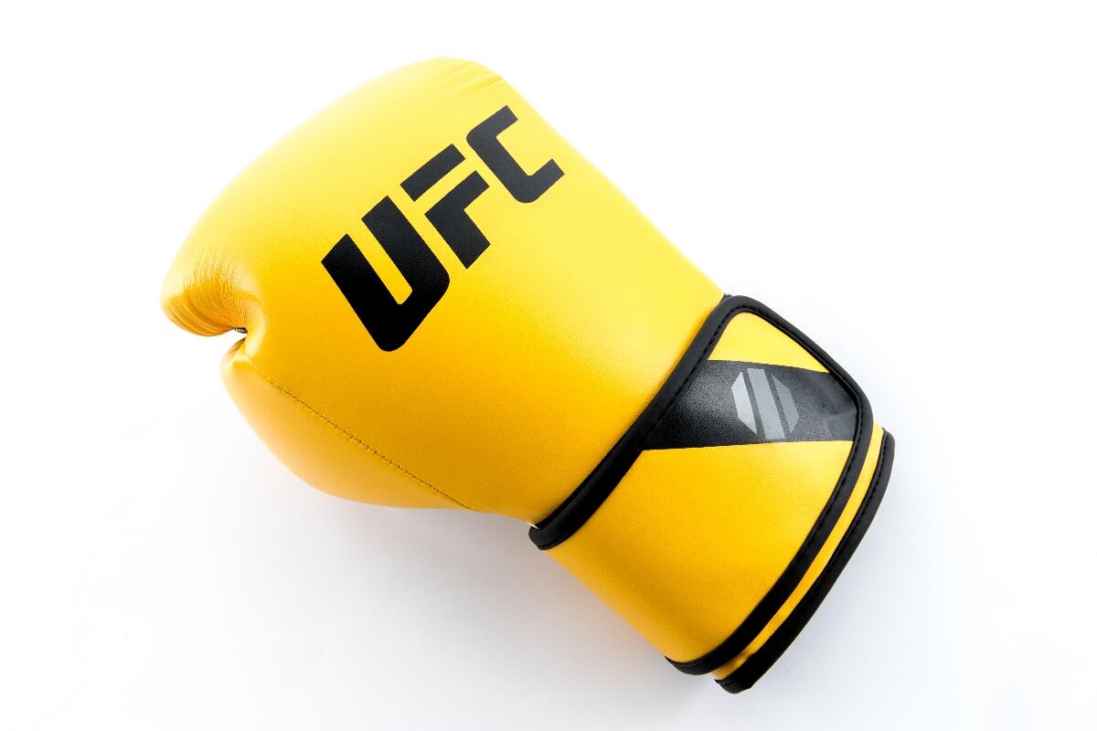 UFC PRO Trainings-Boxhandschuhe – Gelb/Schwarz – 12OZ 12/15