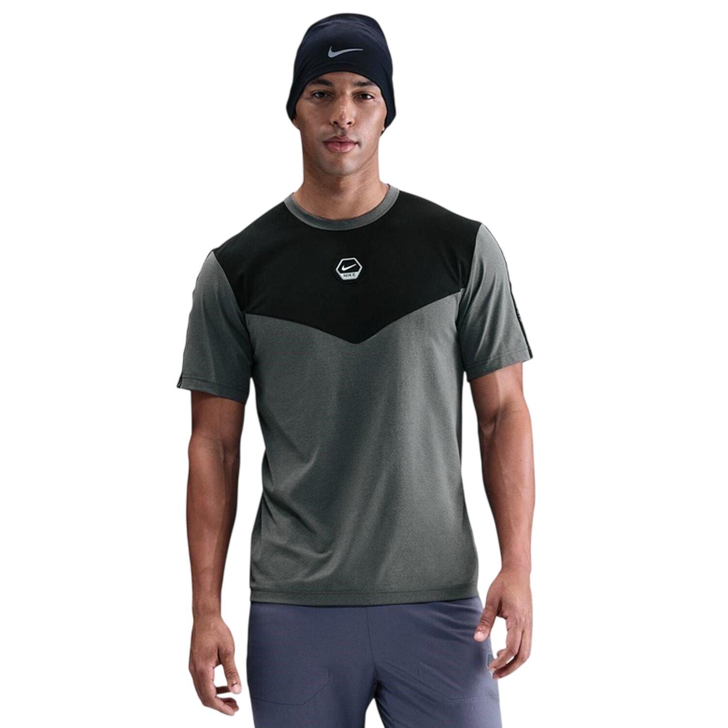 Nike Mens City Dri-FIT Regular T-Shirt