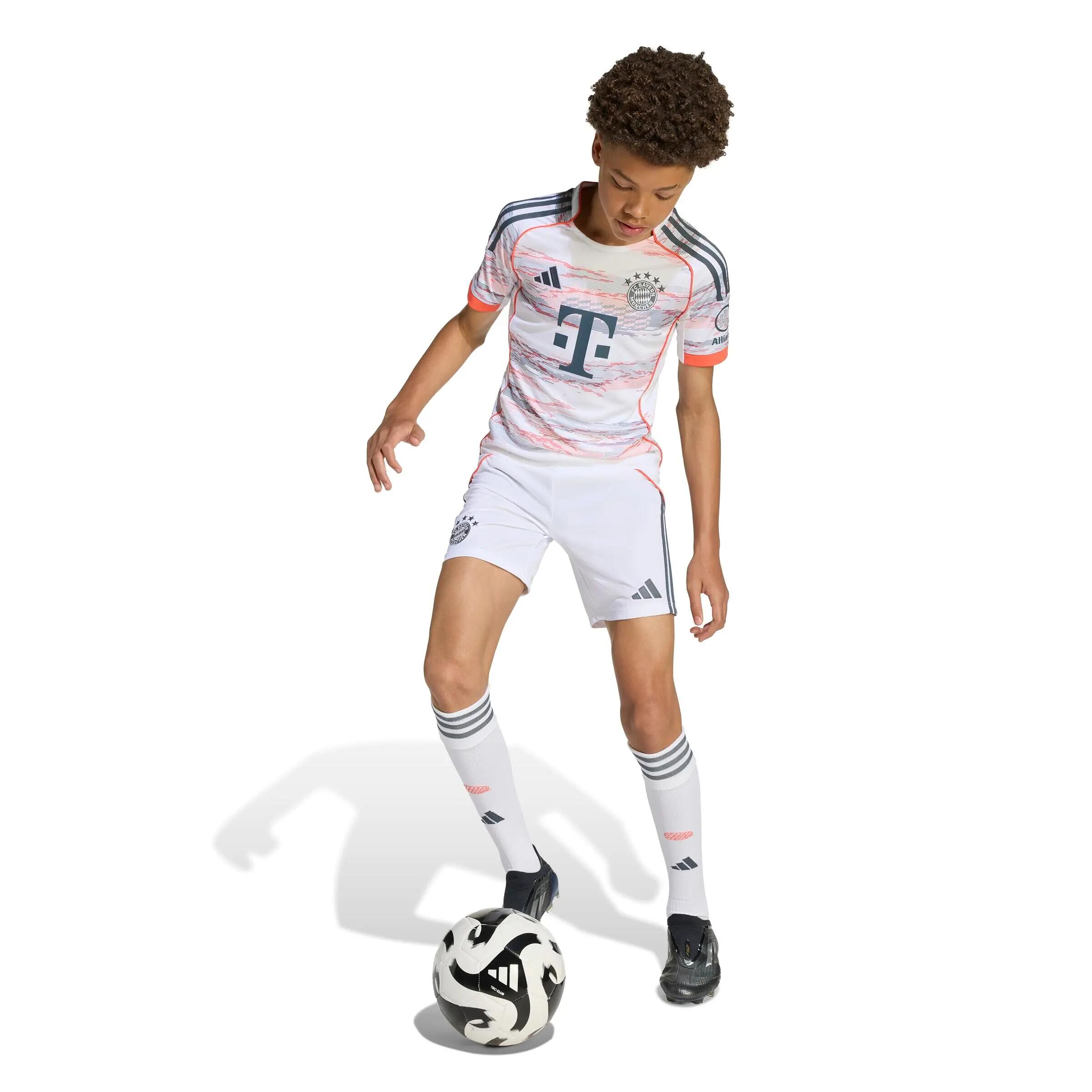 FC Bayern München 25/26 Kids Auswärtsshorts 6/7