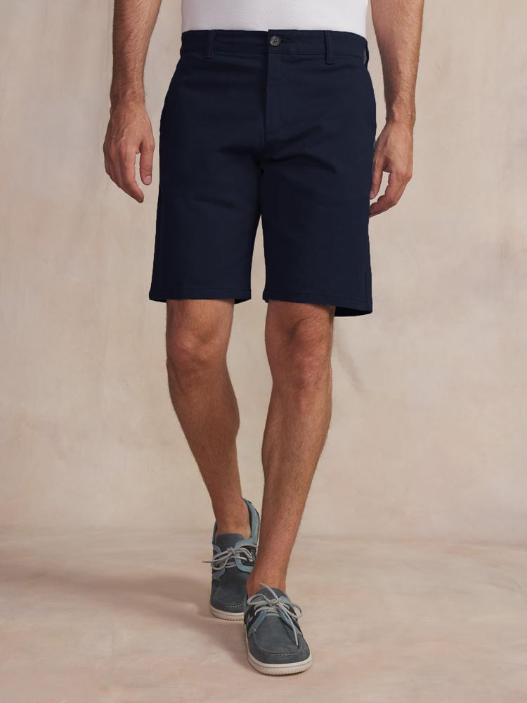 bleu navy / bleu marine.