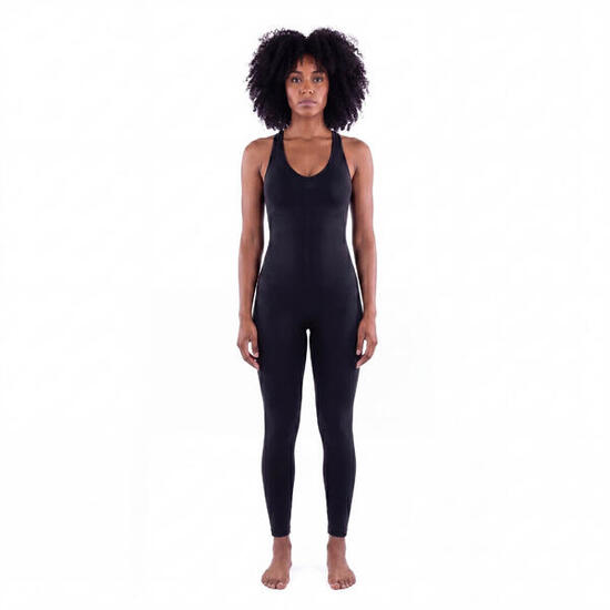 Lange jumpsuit voor dames, verkrijgbaar in diverse kleuren.
