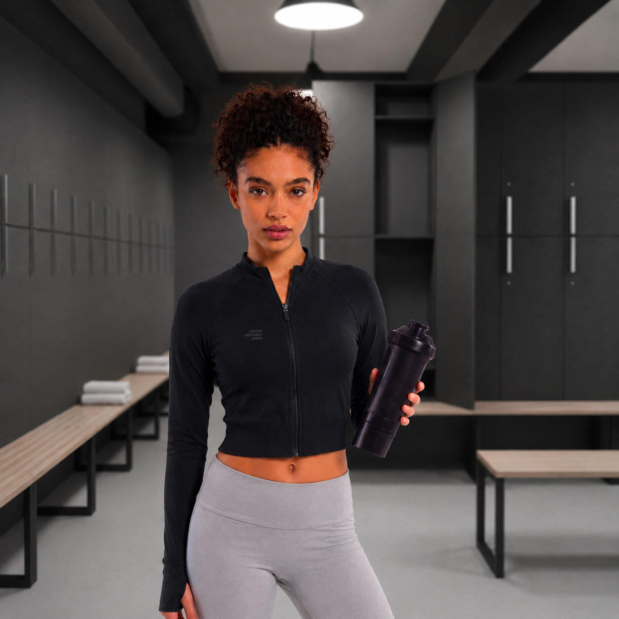 Top sport femme zippé, disponible en plusieurs couleurs 5/6