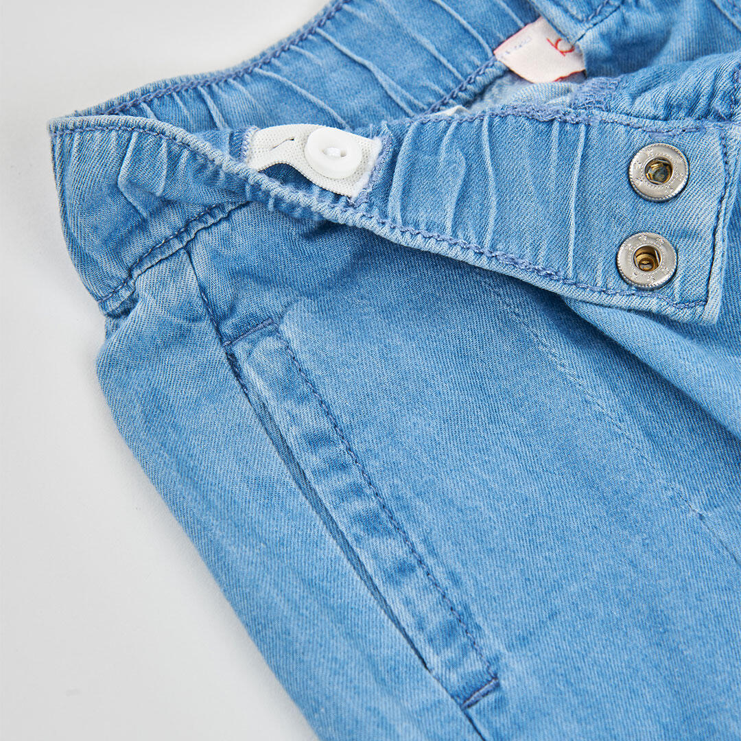 Falda-short vaquera para niña con cintura elástica, azul claro 3/4