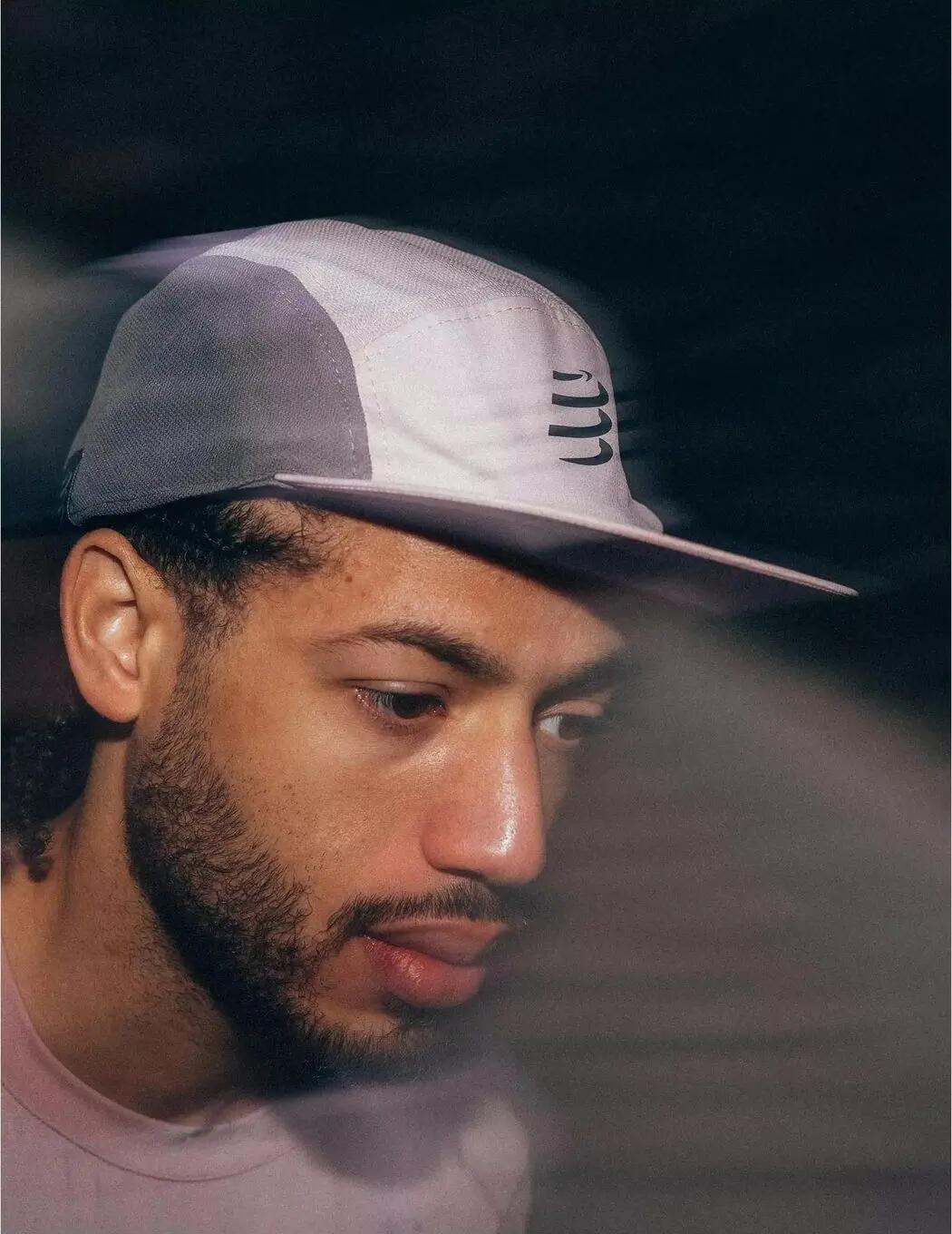 Compressport 5-panel pet Eat My Dust! Roze 3/4