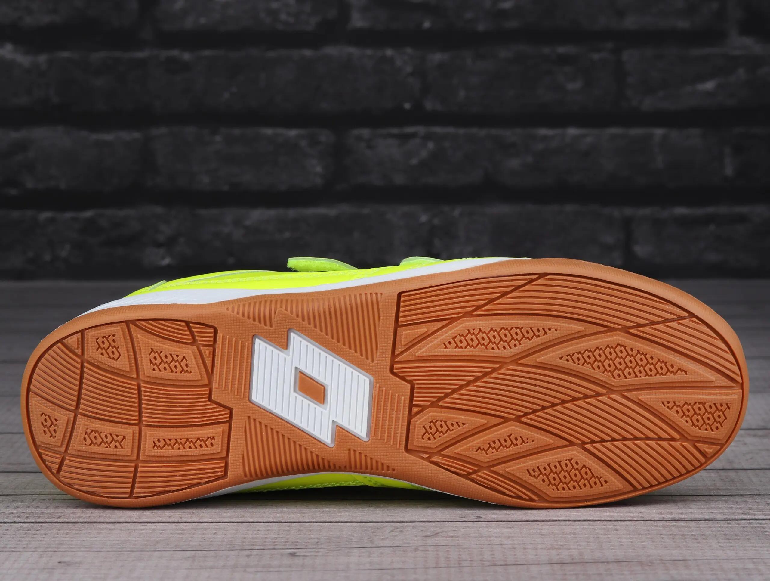 Zapatos con tacos Lotto infantiles para fútbol sala amarillo 4/7