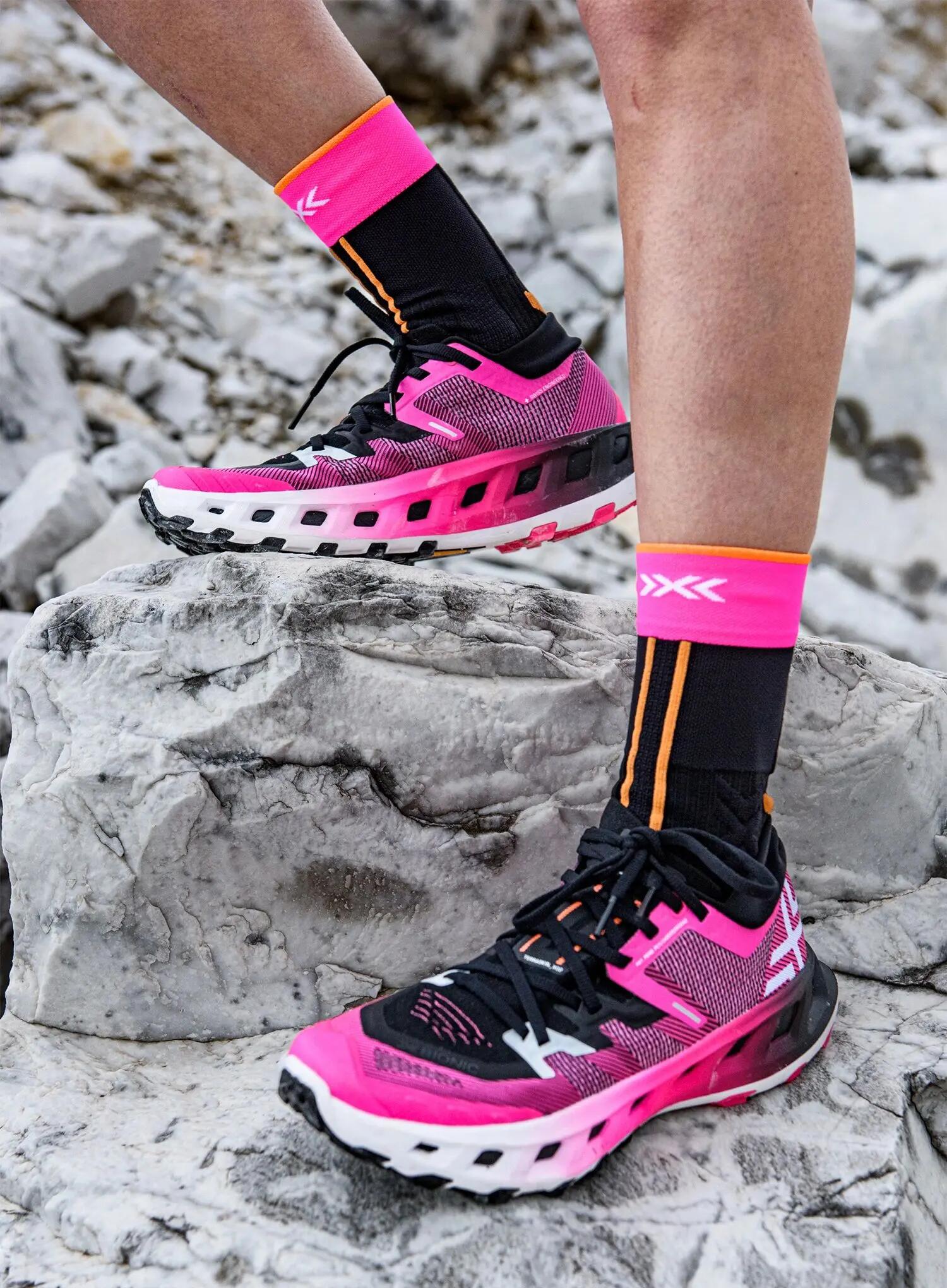 X-Socks Trailrun Terraskin Expert Crew Socken Schwarz/Pink 6/7