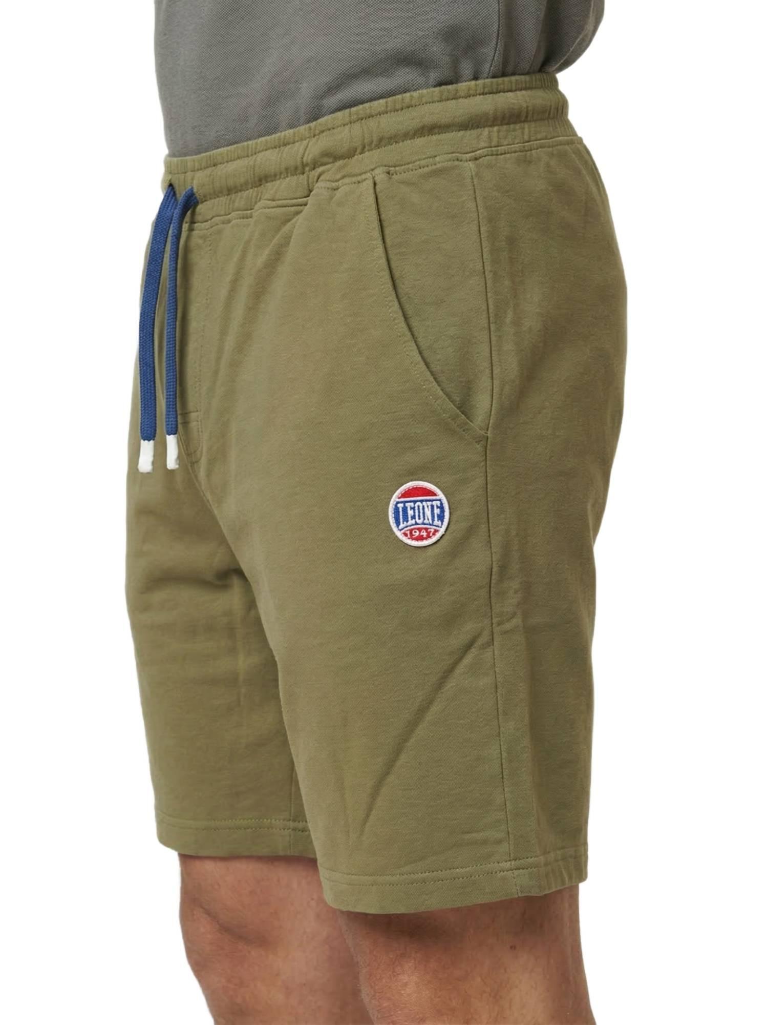 Bermuda masculina em tom pastel 3/5