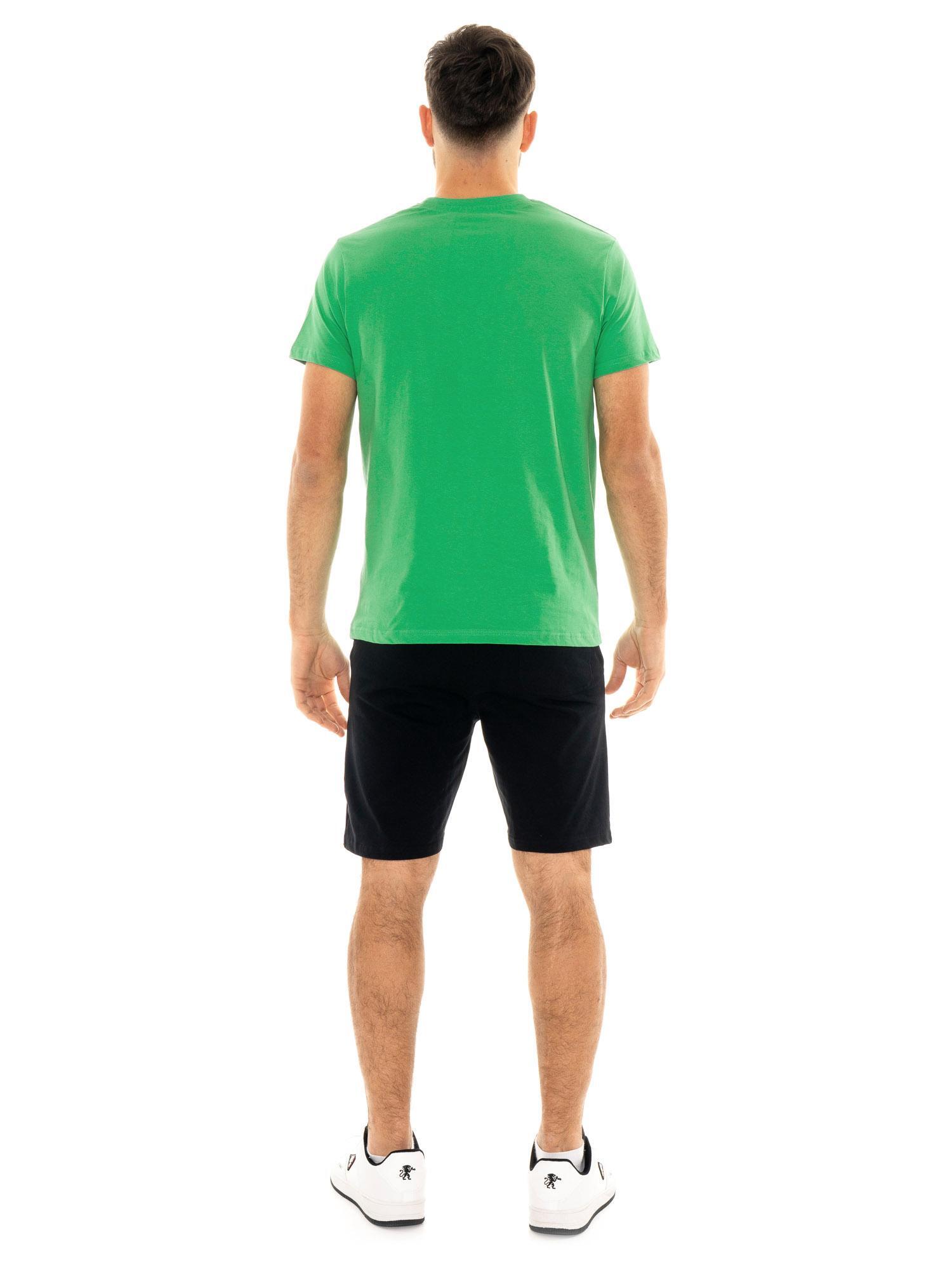 Conjunto básico de camiseta y bermudas para hombre. 4/5