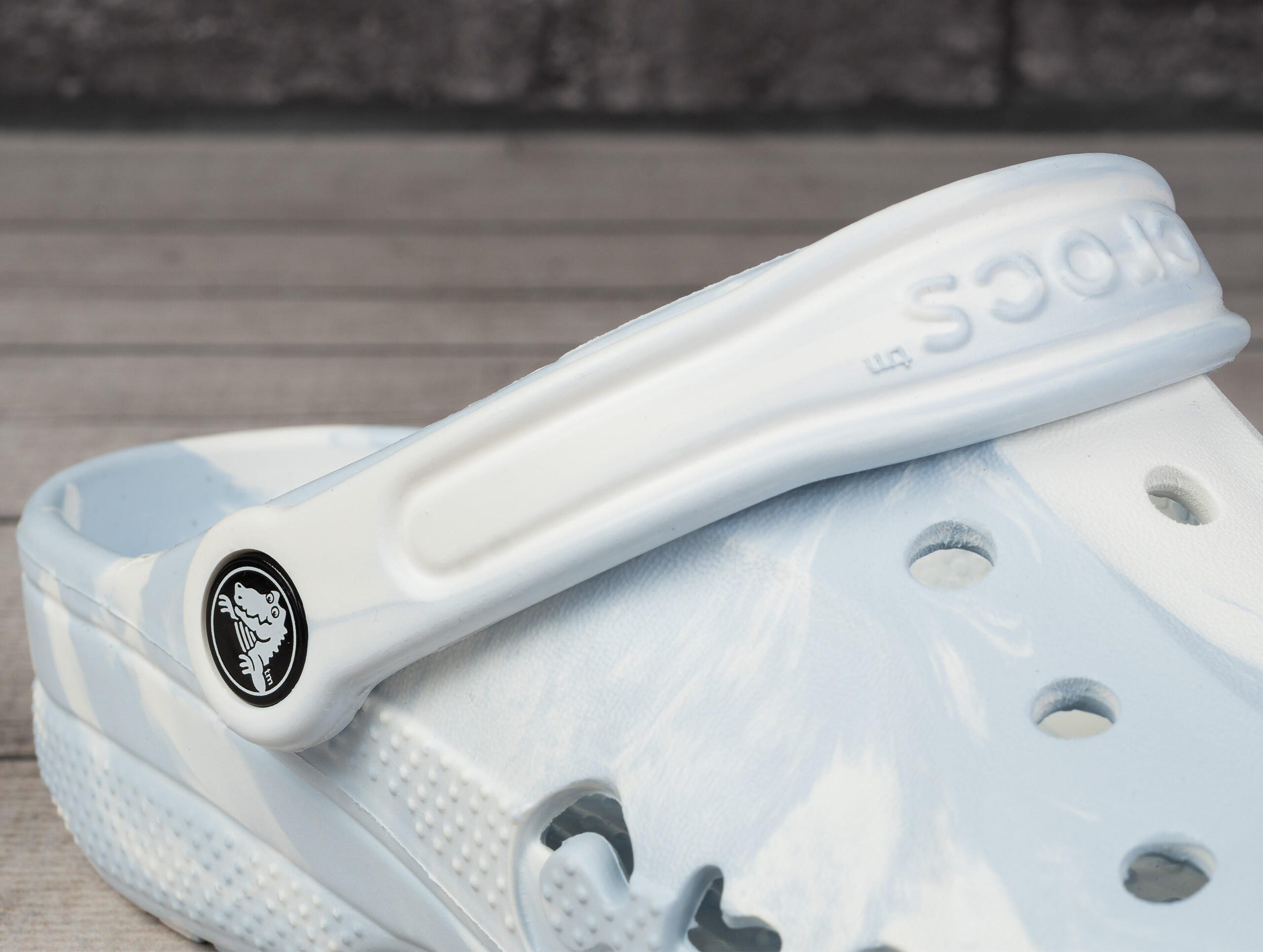 Klapki chodaki sportowe Crocs BAYA MARBLED CLOG 7/7