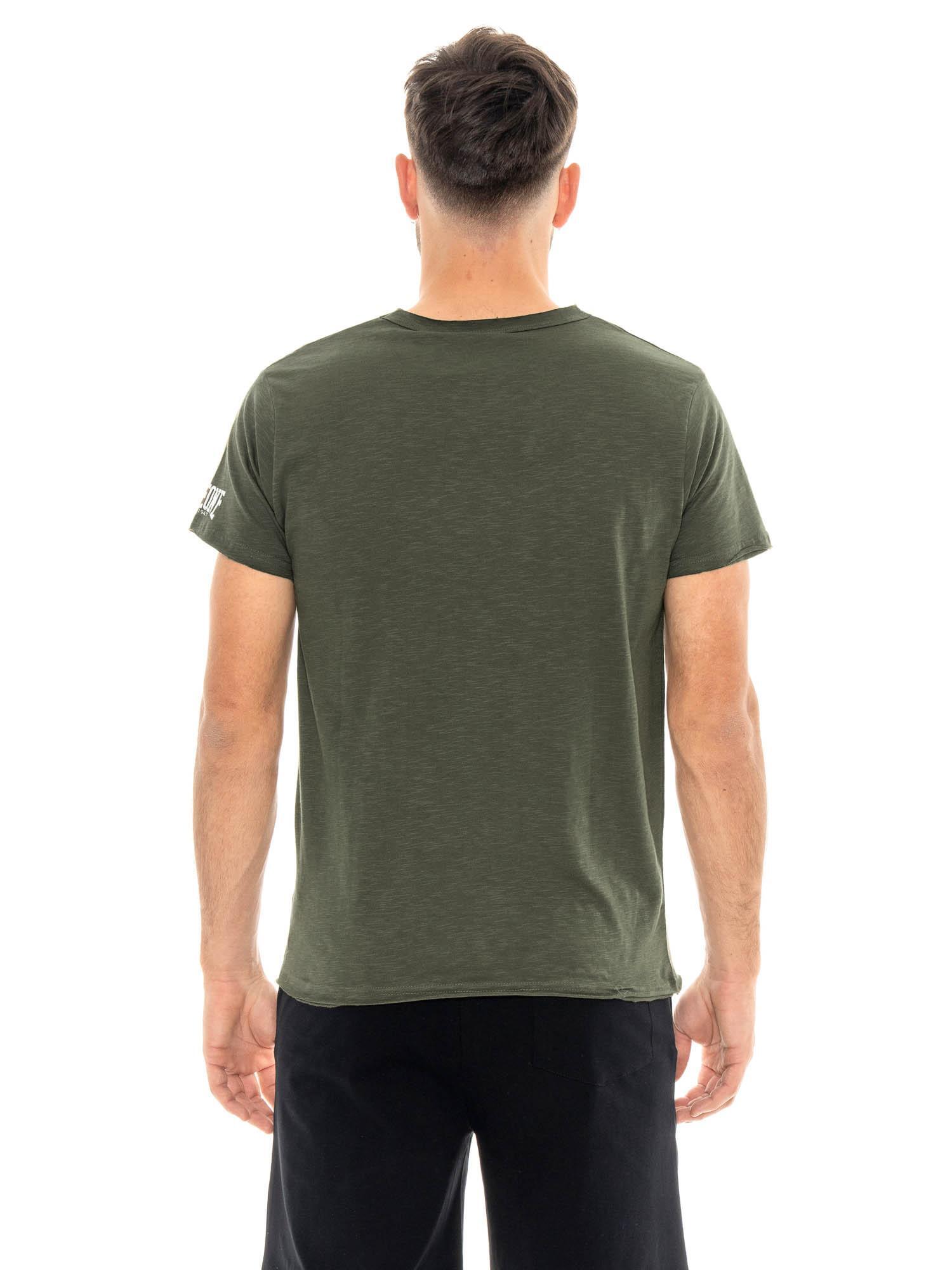 Camiseta masculina de manga curta em tecido texturizado com logo pequeno. 4/5