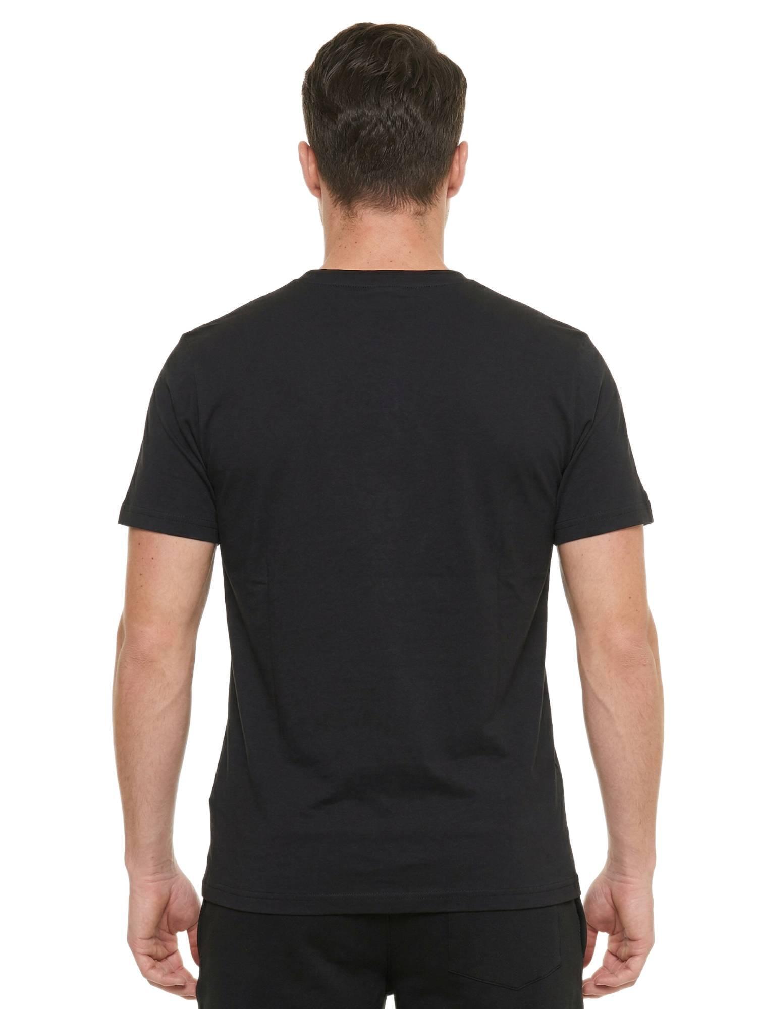 Camiseta masculina Leone 1947 com estampa arrojada. Estilo urbano e esportivo. 4/5