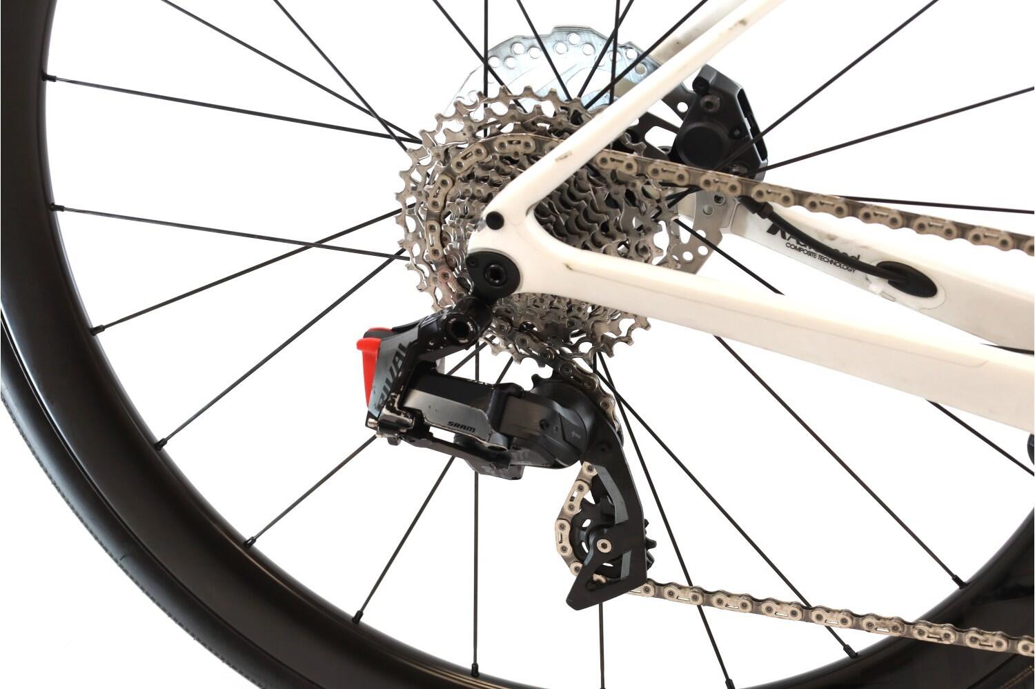 Bici strada ricondizionata ·  Defy Advanced Pro 1 AXS 12V · Ottimo stato 3/8