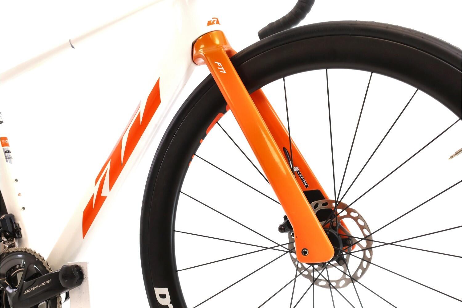 Bici strada ricondizionata ·  Revelator Lisse Prestige Di2 11V · Ottimo stato 5/8