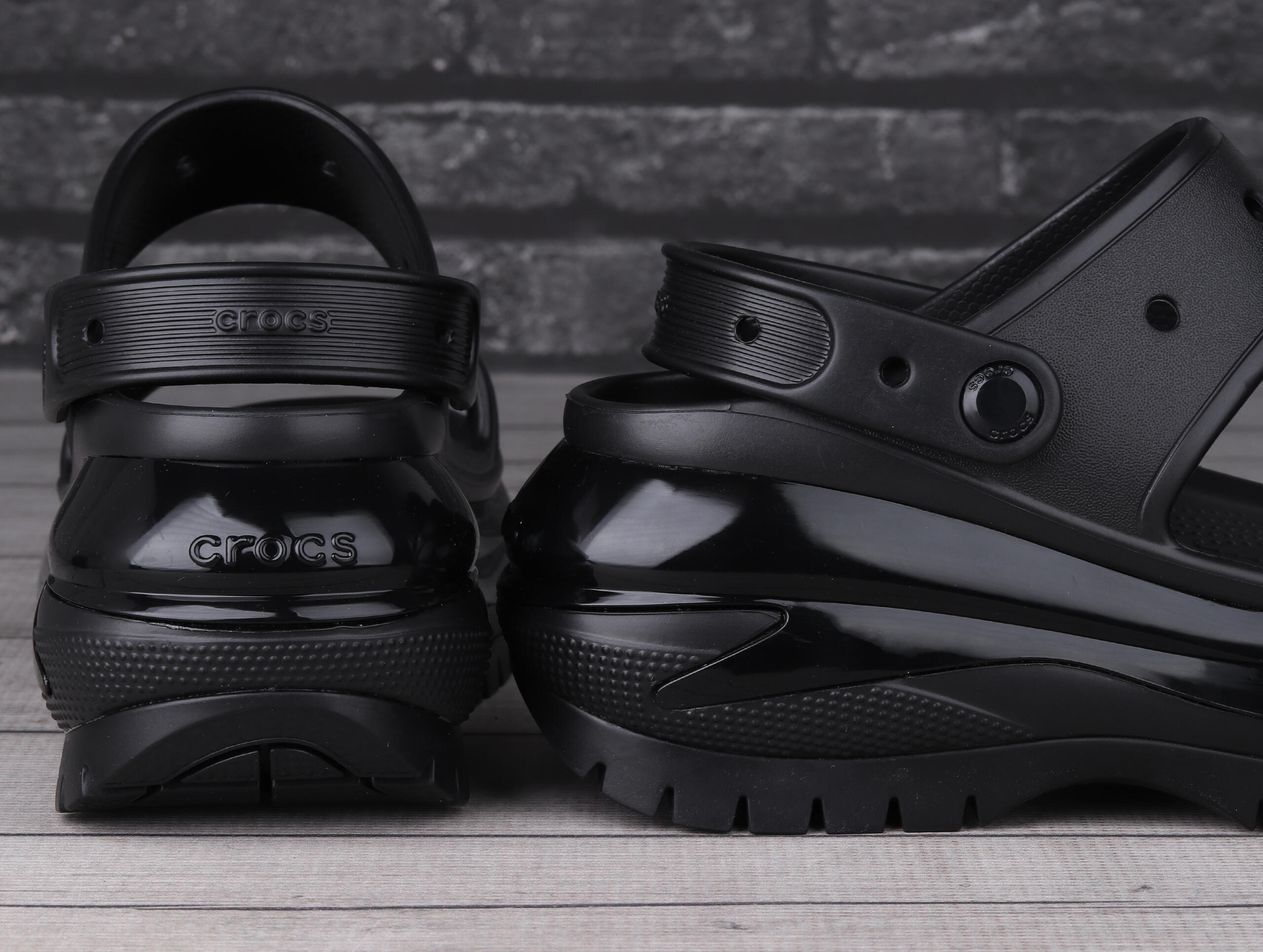 Sandały  damskie platformy  Crocs MEGA CRUSH 4/6