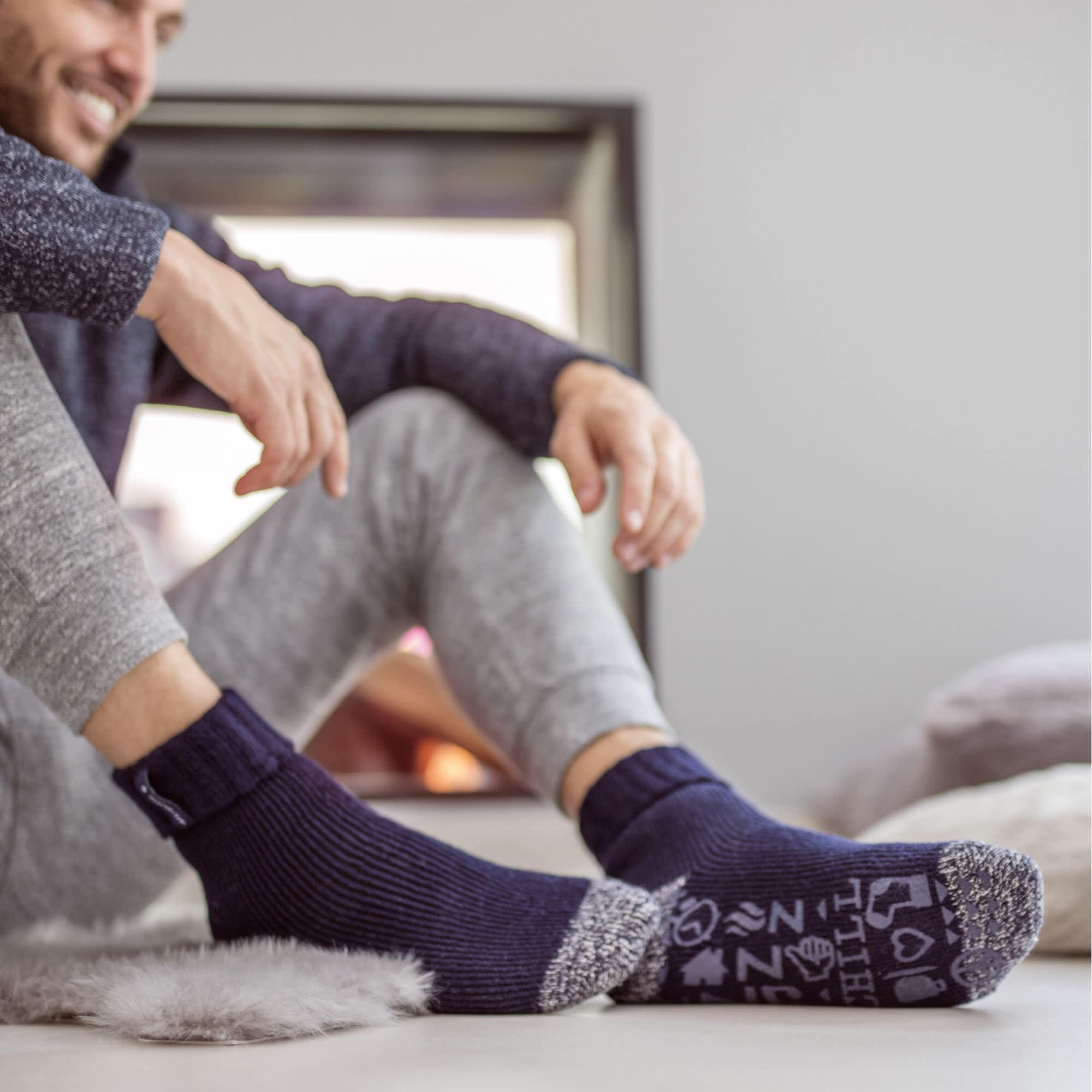 Mens Turnover Thermal Fleece Lined Bed Socks with Non Slip Grips 4/6